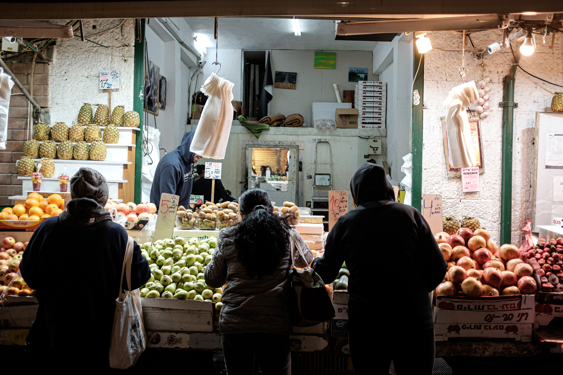 Jeruzalém - Mahane Yehuda Market - trh, který zde funguje od 19. st. - koření, ovoce, pečivo, místní kuchyně, ...