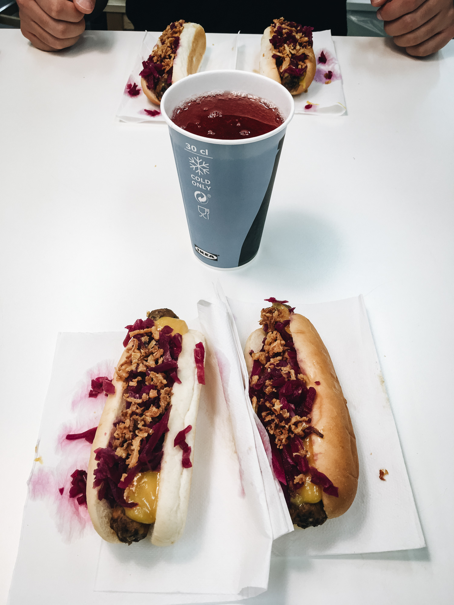 Vegan hotdog za 12 korun a bezednej kelímek!