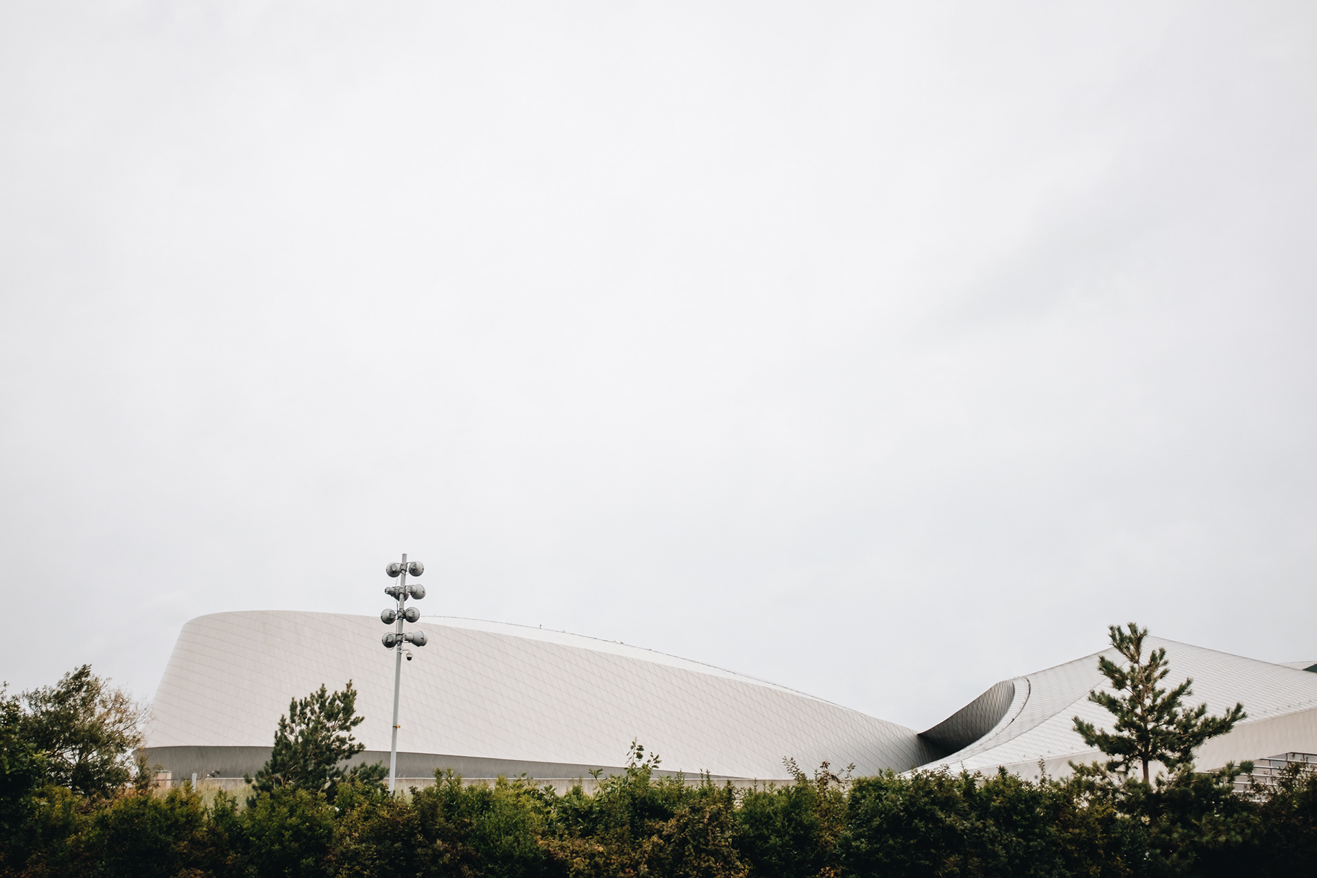 Den Blå Planet – National Aquarium Denmark – gigantický akvárium se spoustou ryb; od architektů 3XN