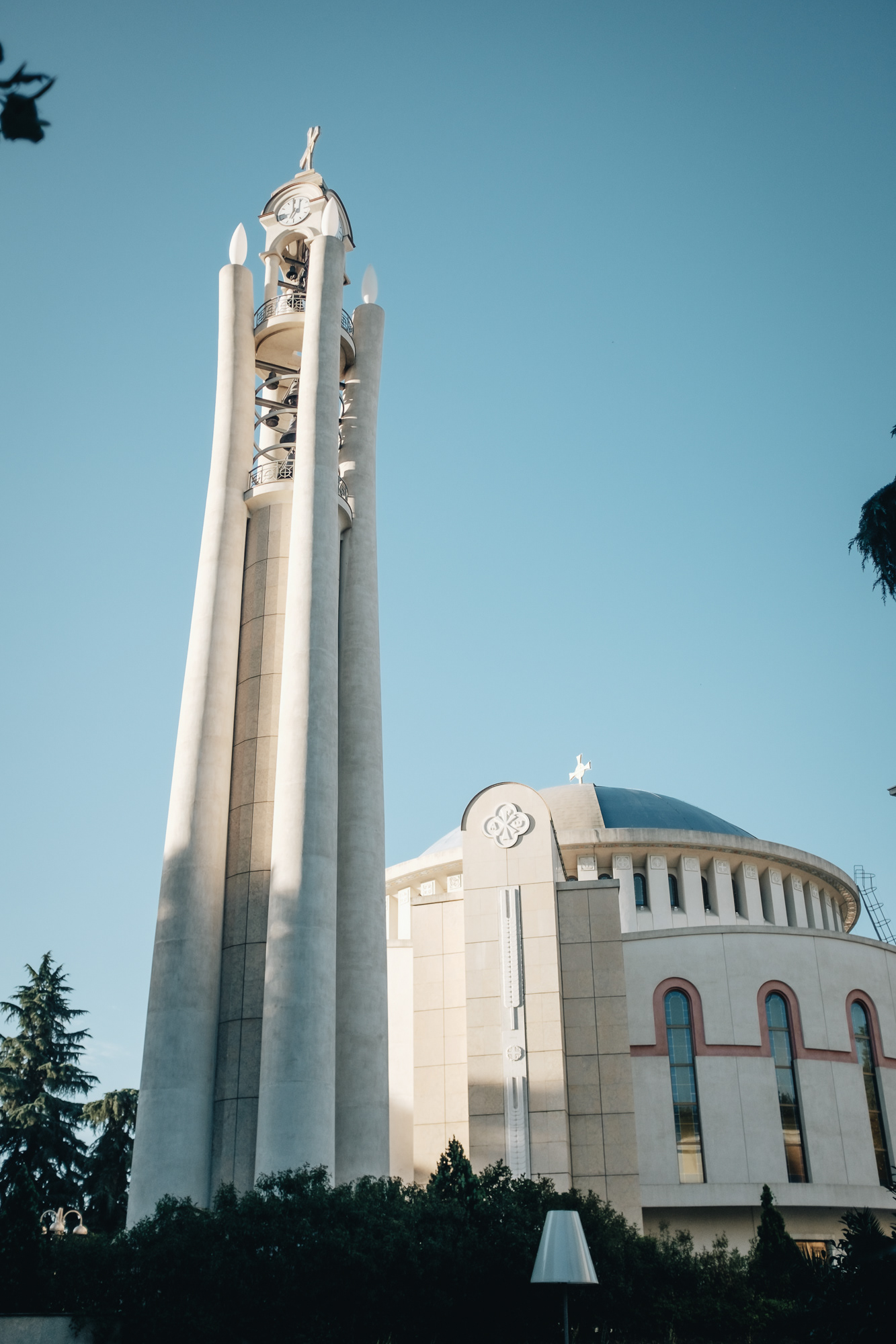 Resurrection of Christ Orthodox Cathedral - katedrála Kristova vzkříšení, dokončena r. 2011