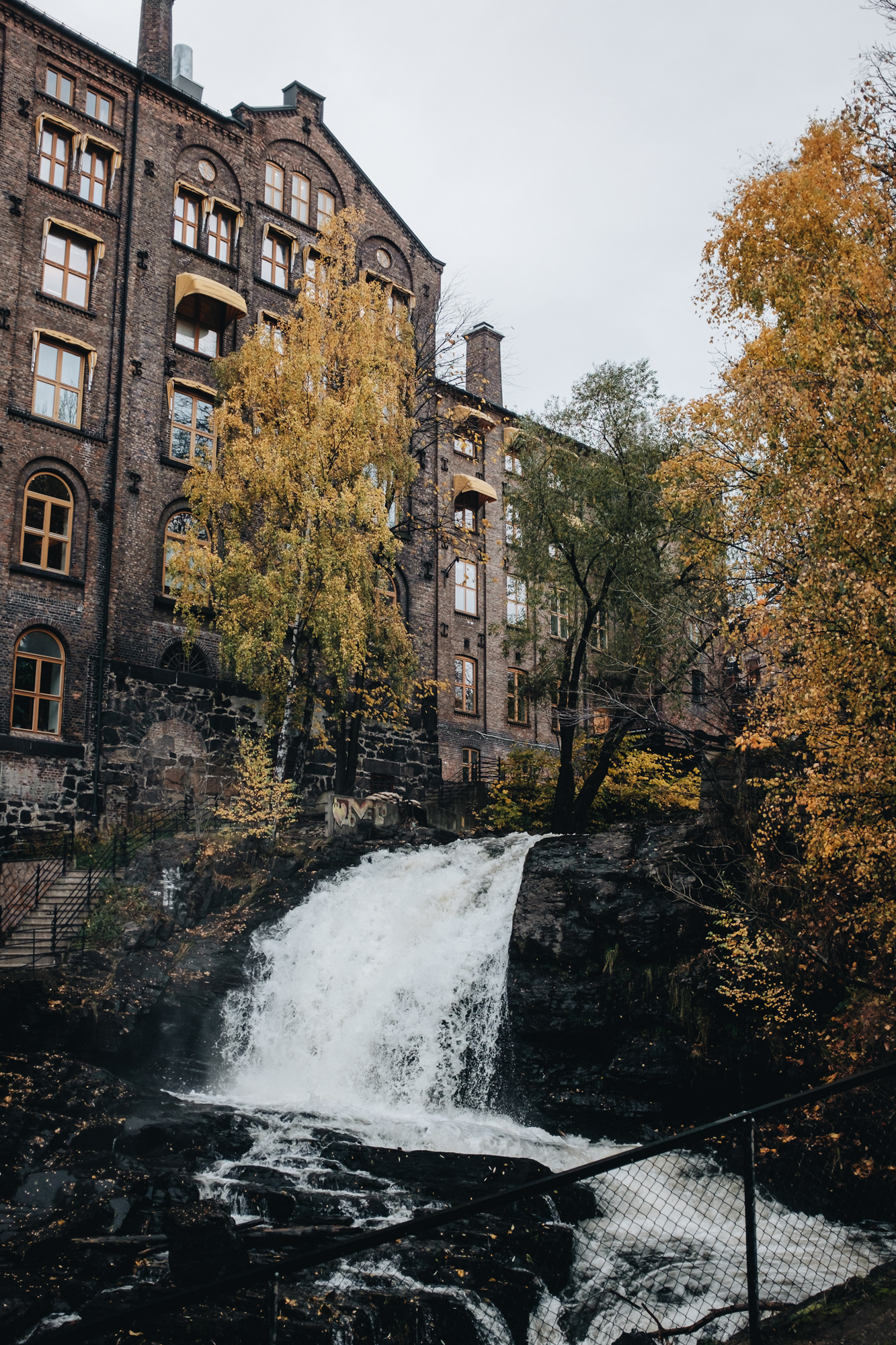 Akerselva – kolem řeky se dříve soustředil průmysl, poté až do konce 20. st. zanedbaná oblast, dnes 8km úsek pod stromy s vodopády, se stezkami, na piknik, koupání, ...