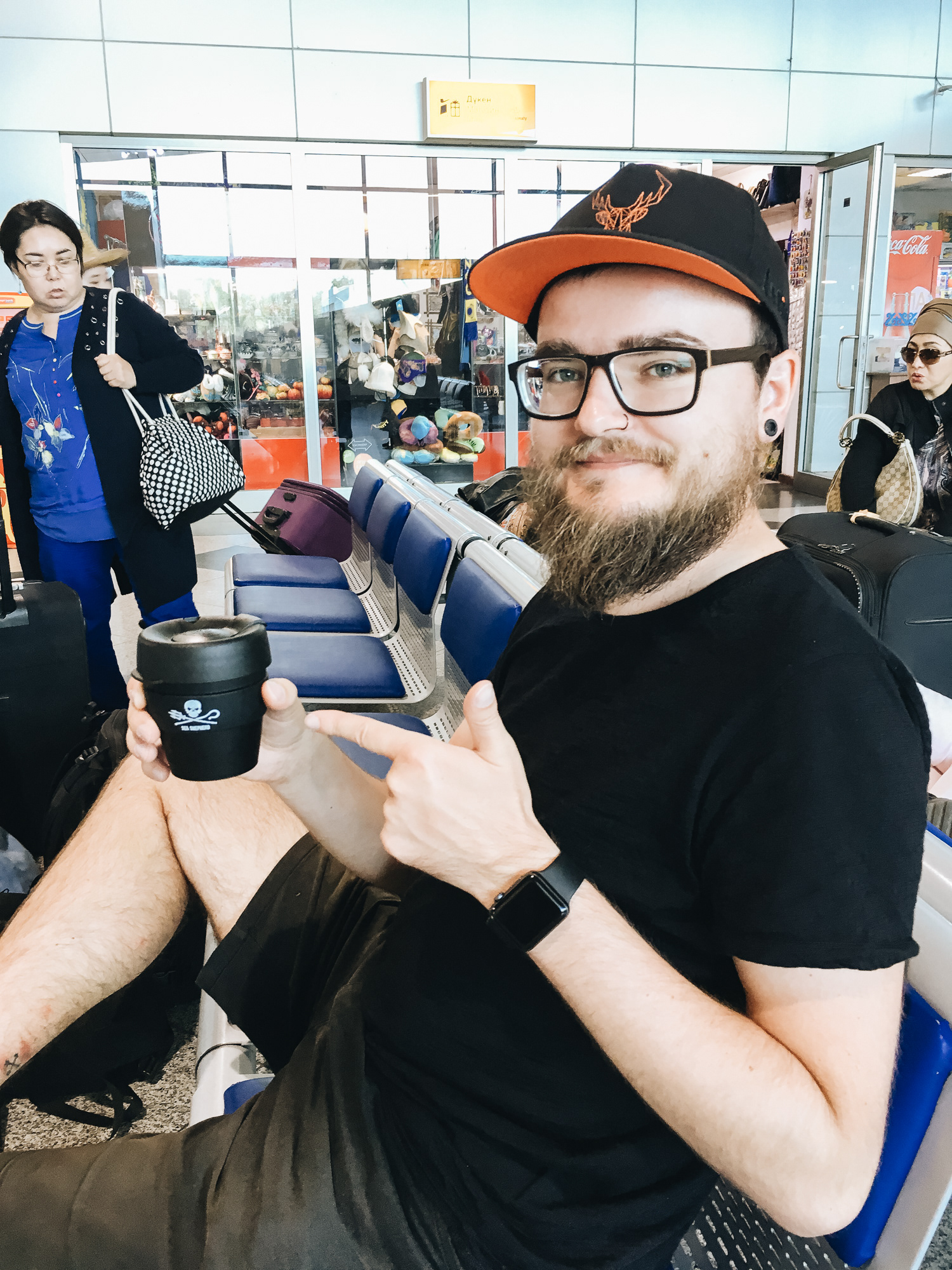 Sea shepherd na letišti cestou do Tashkentu