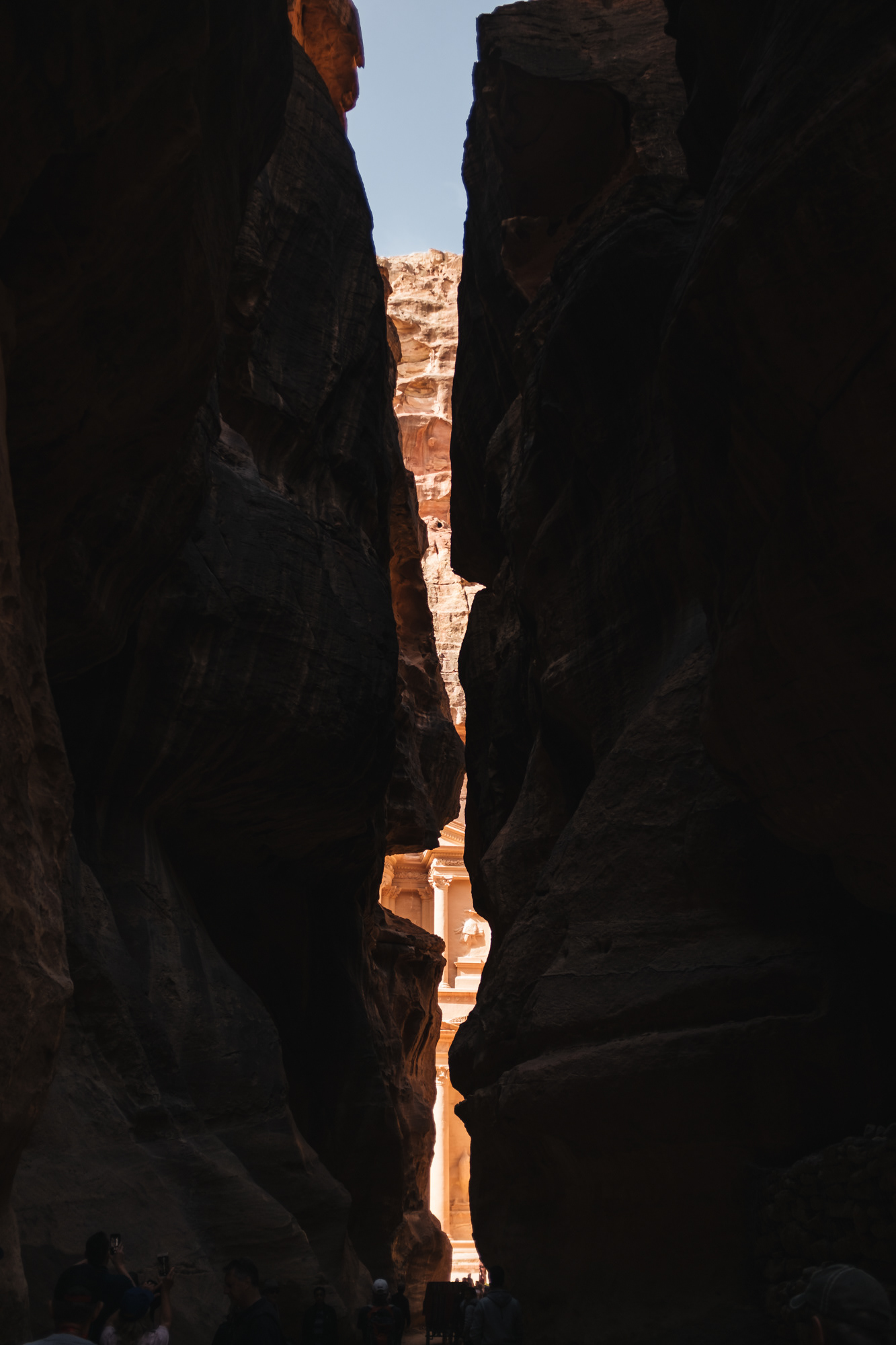 Pohled na Al-Khazneh skrz Al-Siq