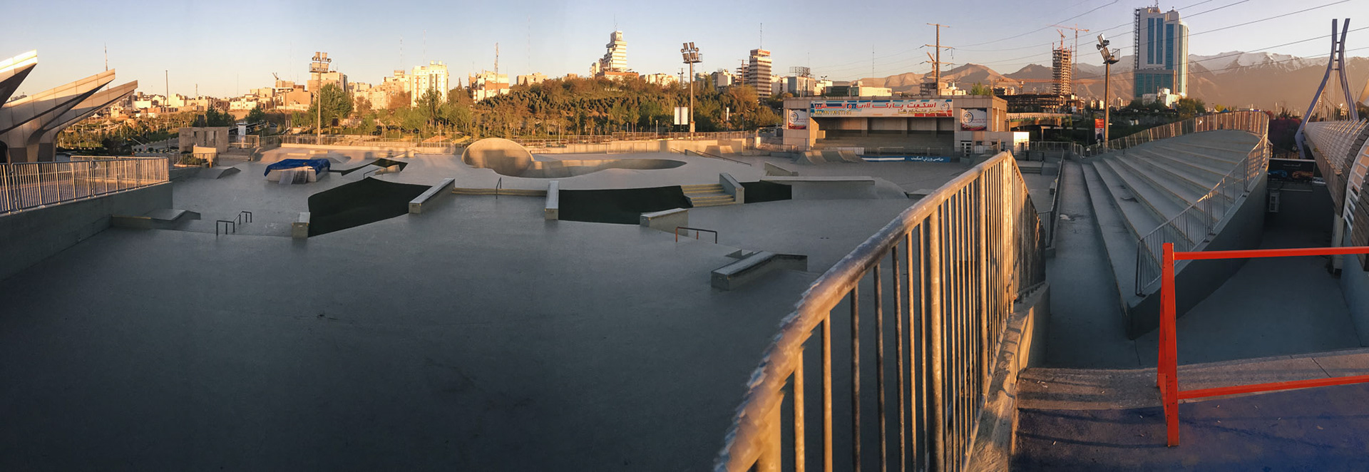 Zpátky v Teheránu - skatepark