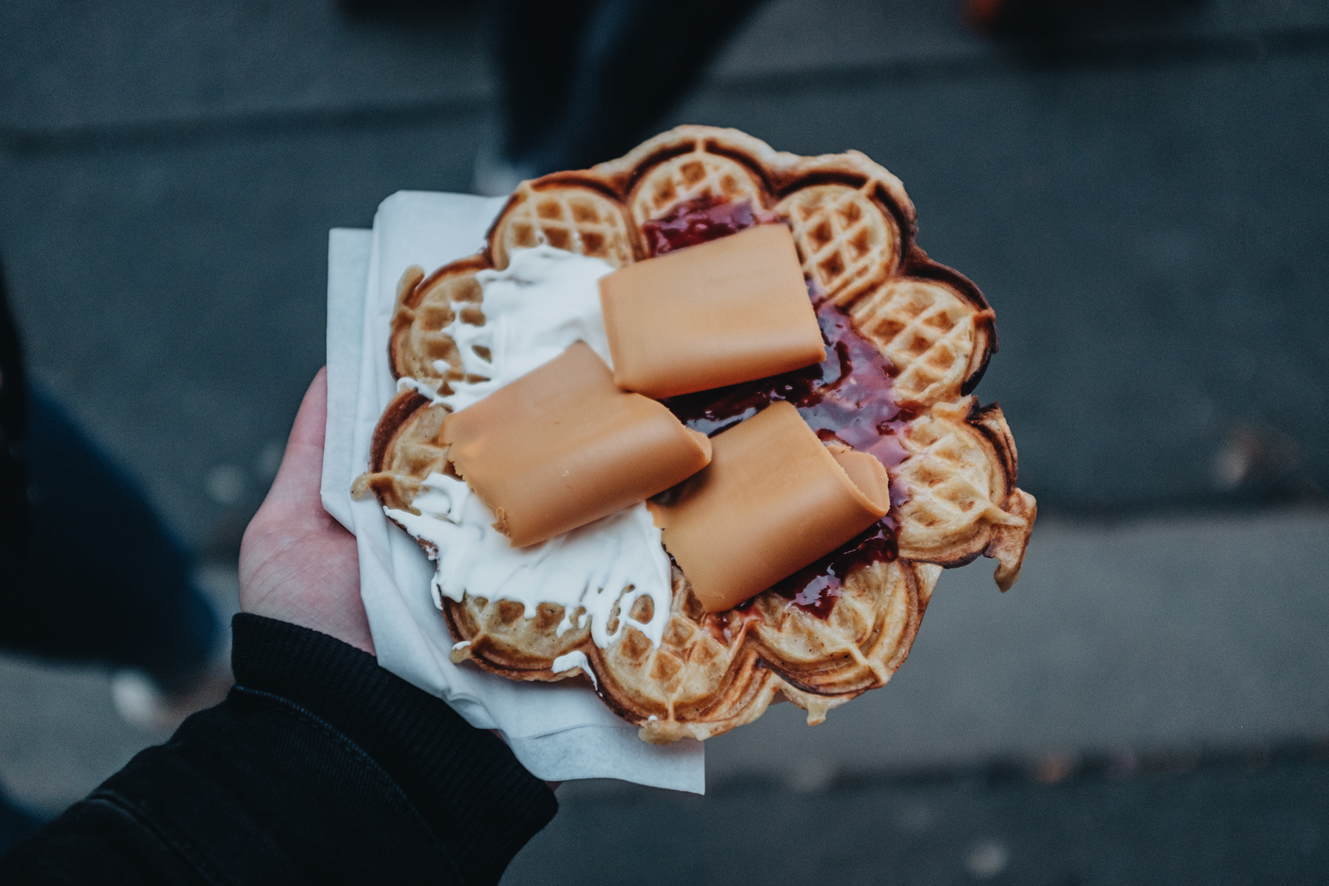 Ice Crime – Haralds Vaffel (vafle s hnědým kozím sýrem Brunost)