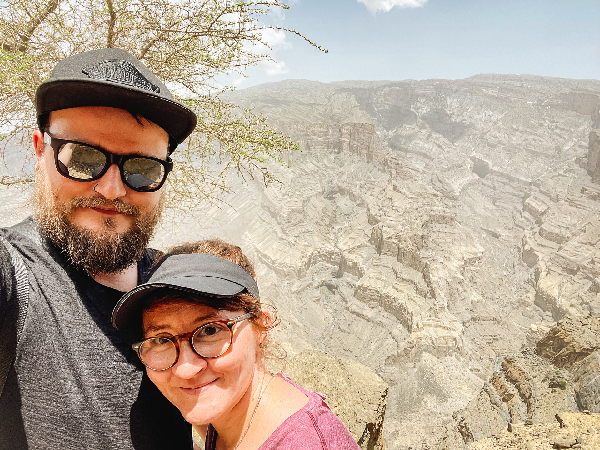 Balcony Walk Hike - The best way to get an idea of Oman’s mountains is definitely by hiking. If you want to go on a moderate hike, I recommend the Balcony Walk W6 trail. Departing from Al Khateem (or Al Khitaym) village, the non-circular hike is about 2 hours. The views are dramatic but you’re absolutely safe to walk. In the posts I read upfront, it is described as extremely vertiginous and even dangerous, but it’s totally safe and not THAT extreme. Kids and elderly ladies even crossed my way. Take enough water, sturdy shoes and check the weather conditions.
