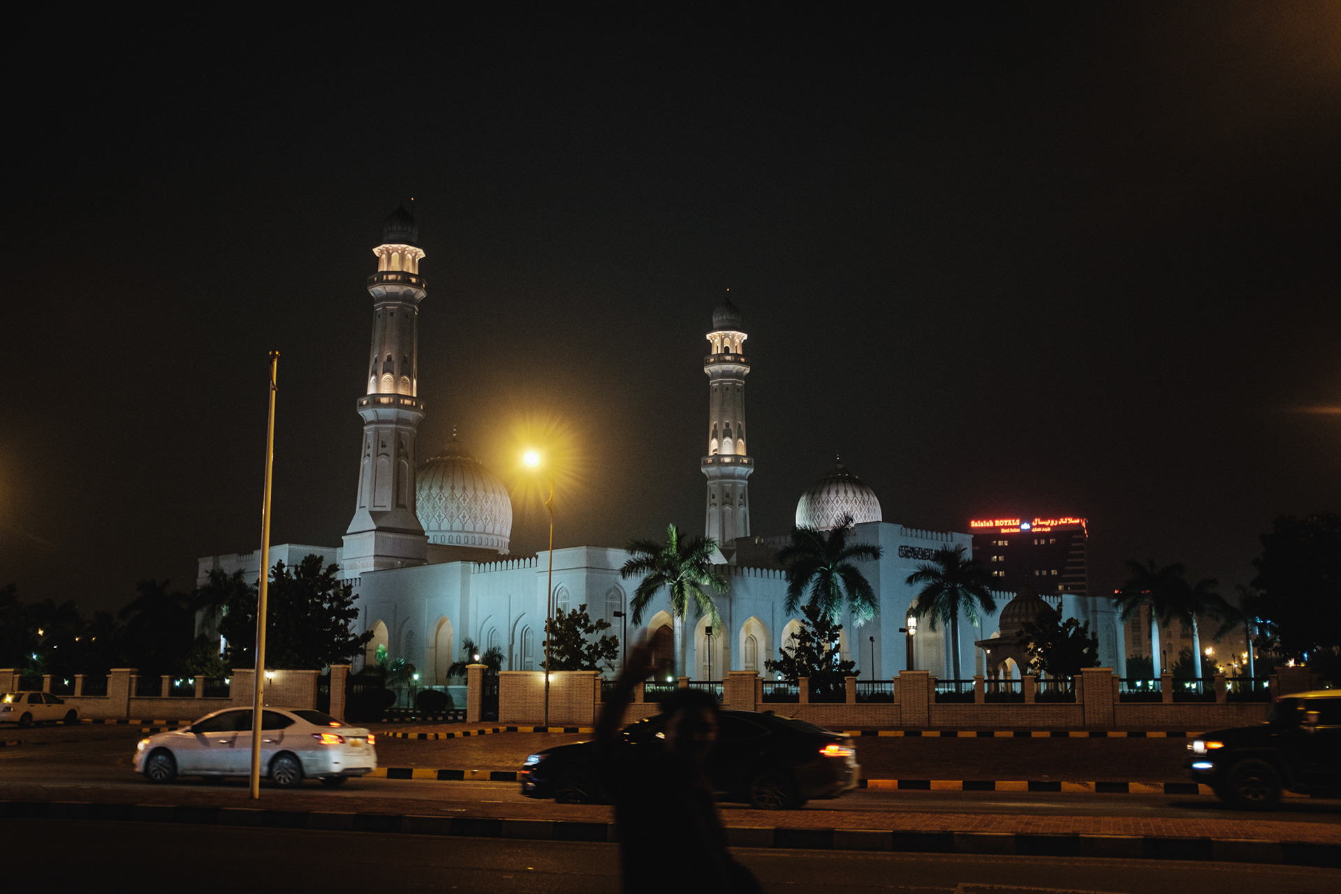Sultan Qaboos Mosque v noci