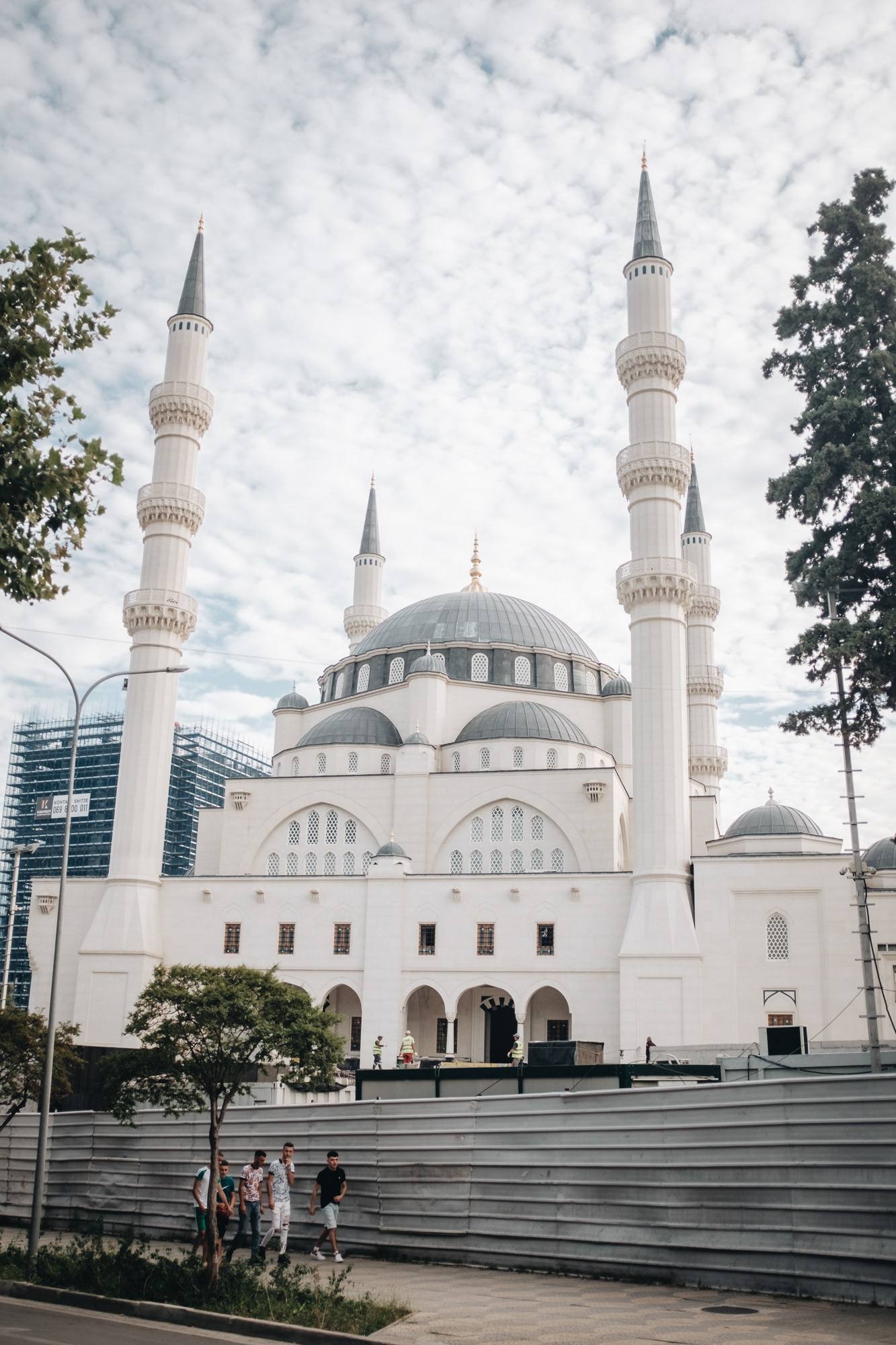 Namazgjah Mosque - ještě nedokončená mešita, po dokončení bude největší mešitou na Balkáně