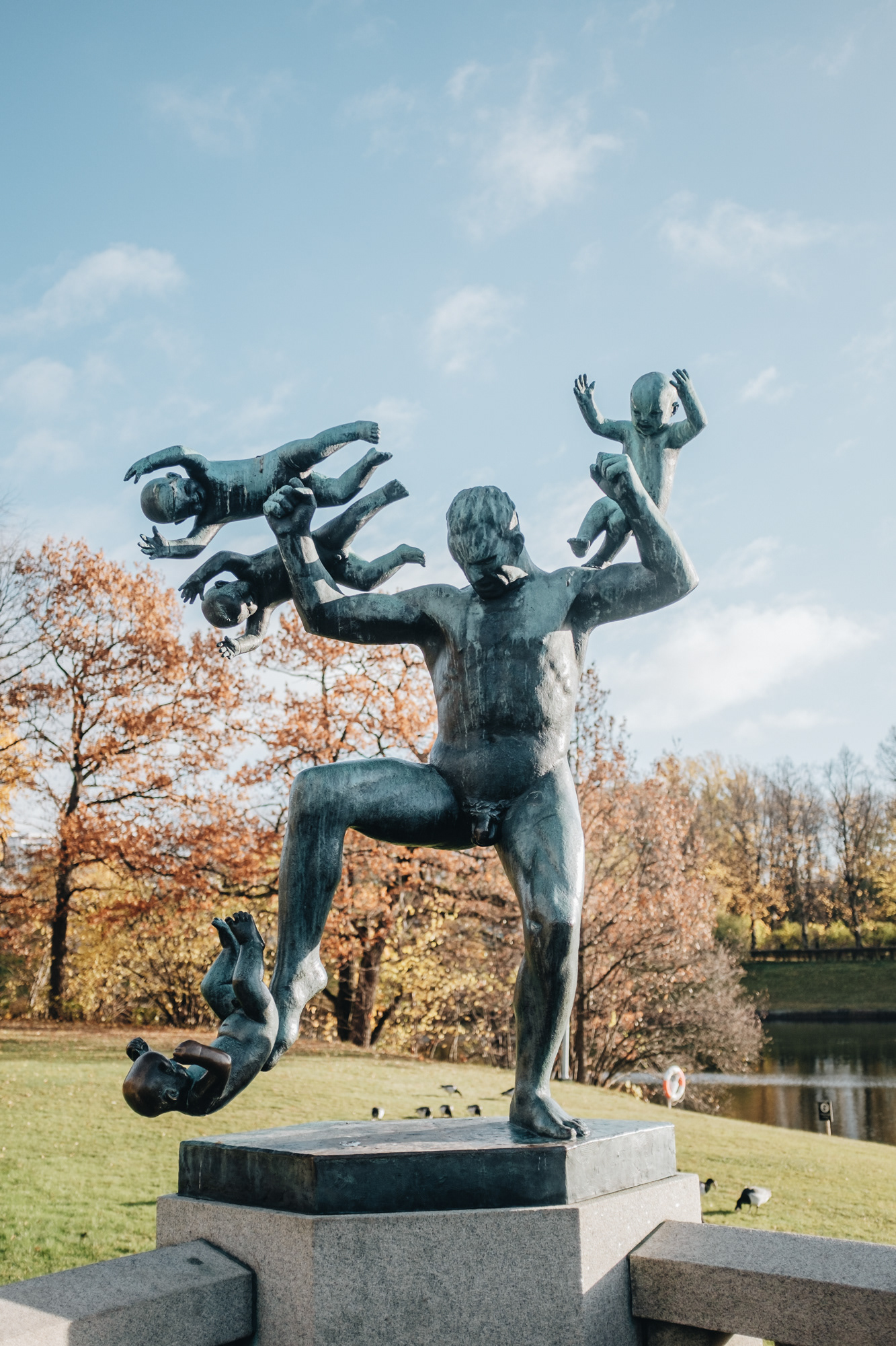 The Vigeland Park – venkovní výstava 212 děl nejmilovanějšího norského sochaře Gustava Vigelanda, statisticky jedna z nejvyhledávanějších norských atrakcí