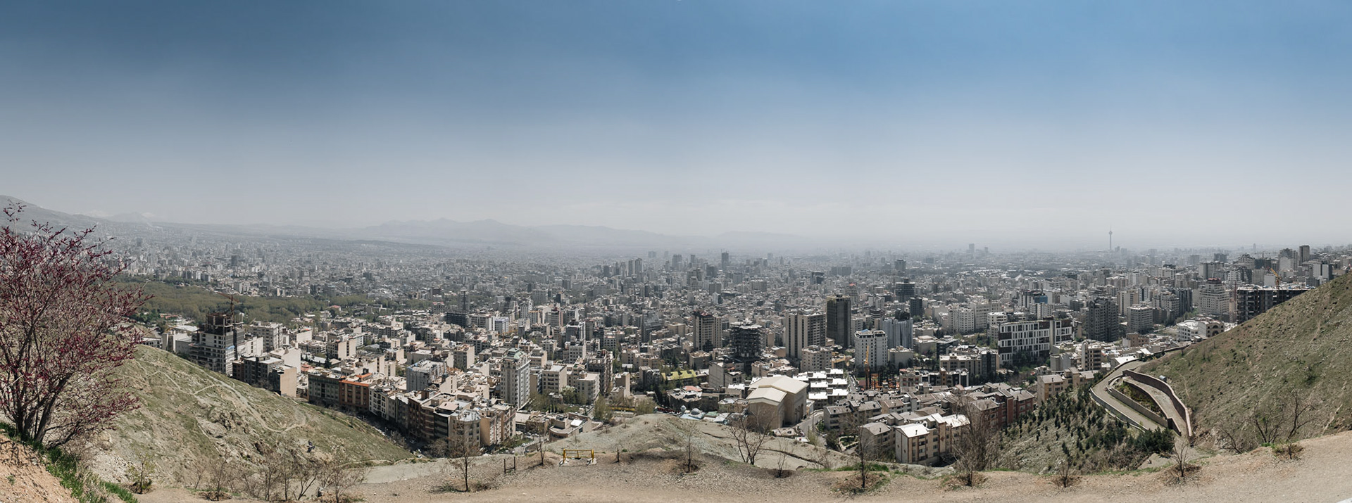 Bame Tehran - střecha Teheránu