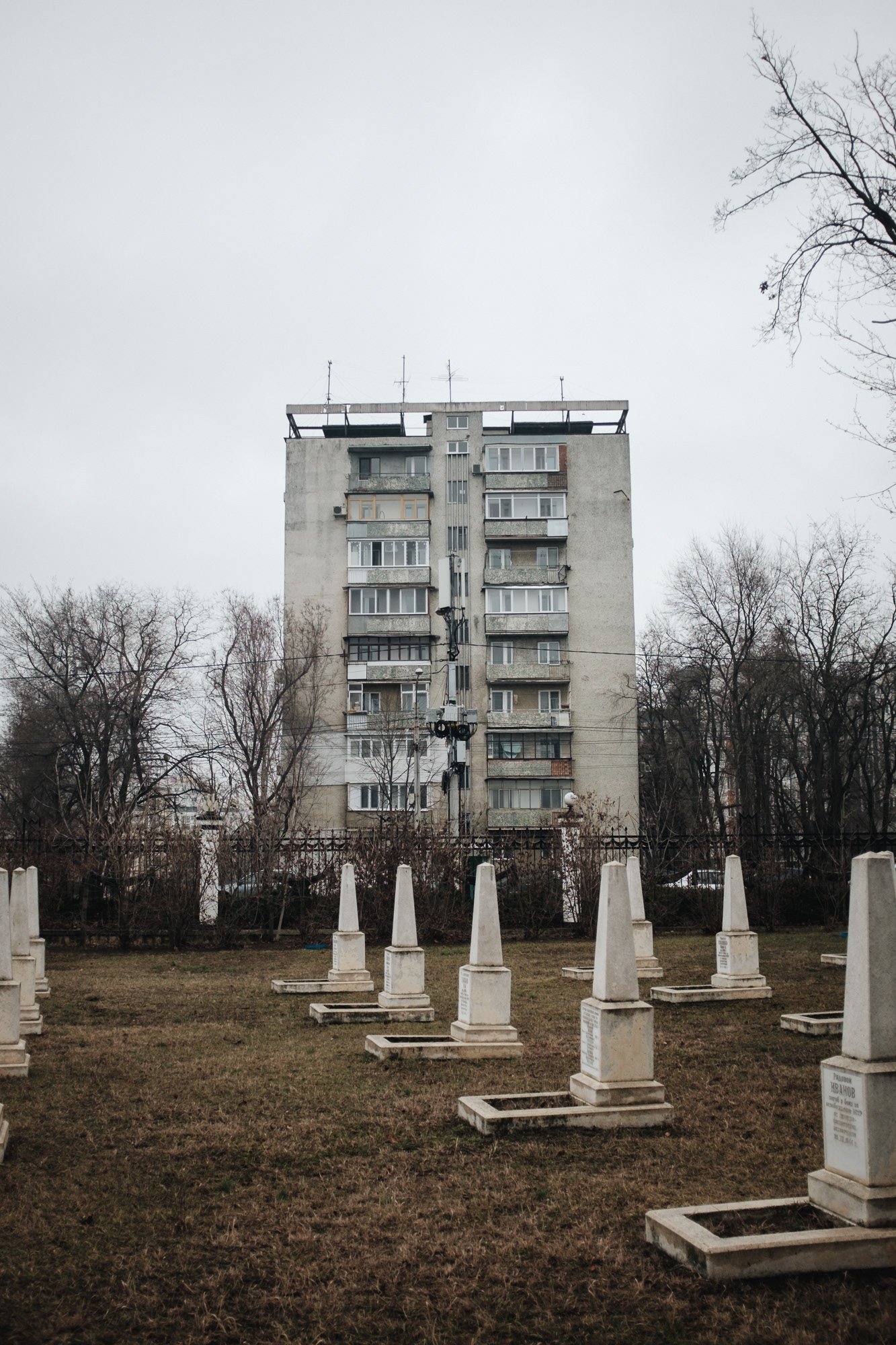 Hřbitov u Memorial Complex "Eternity" – pomník vítězství ve 2. sv. v. i s věčným ohněm