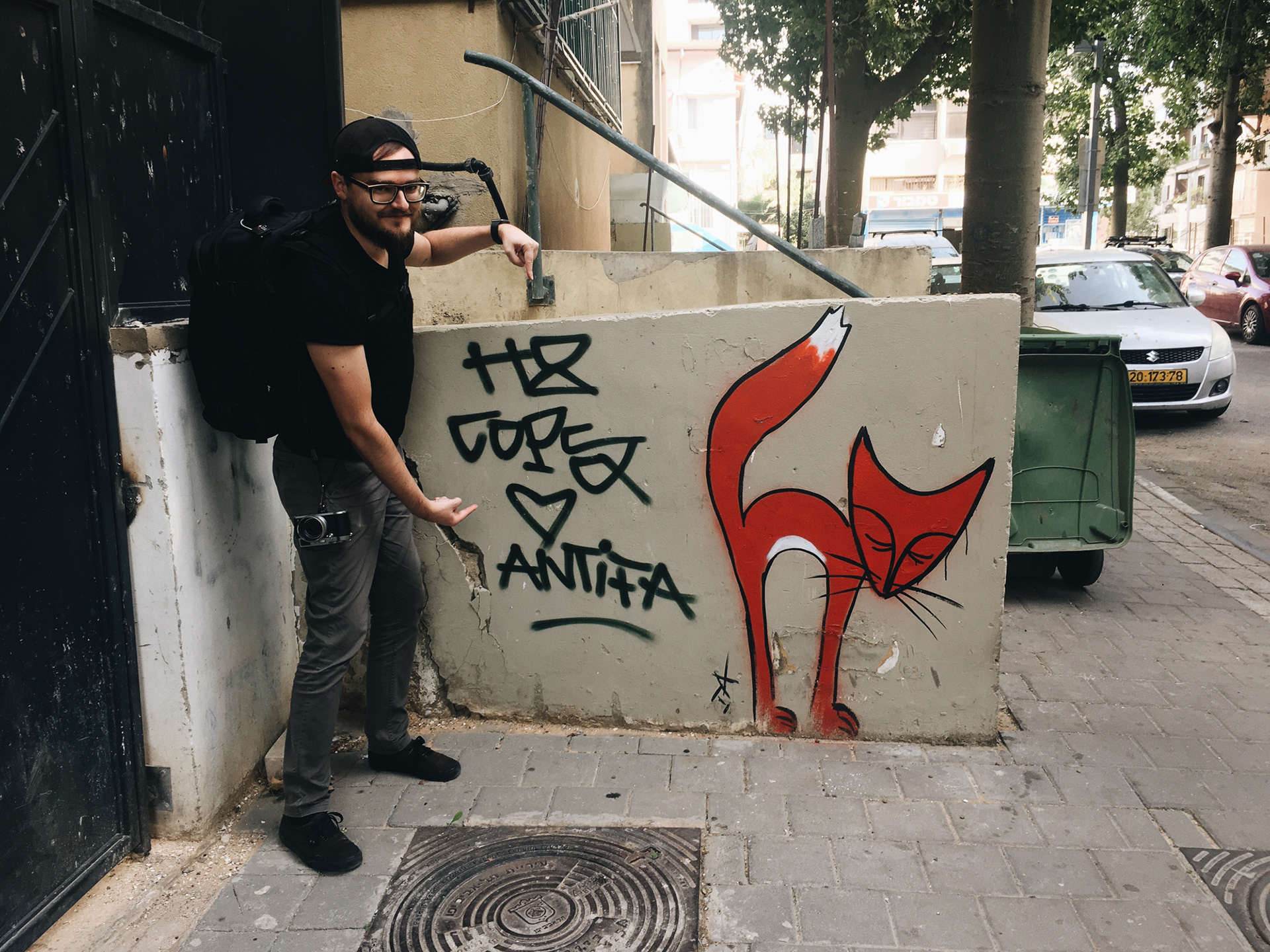 Hate cops, love antifa