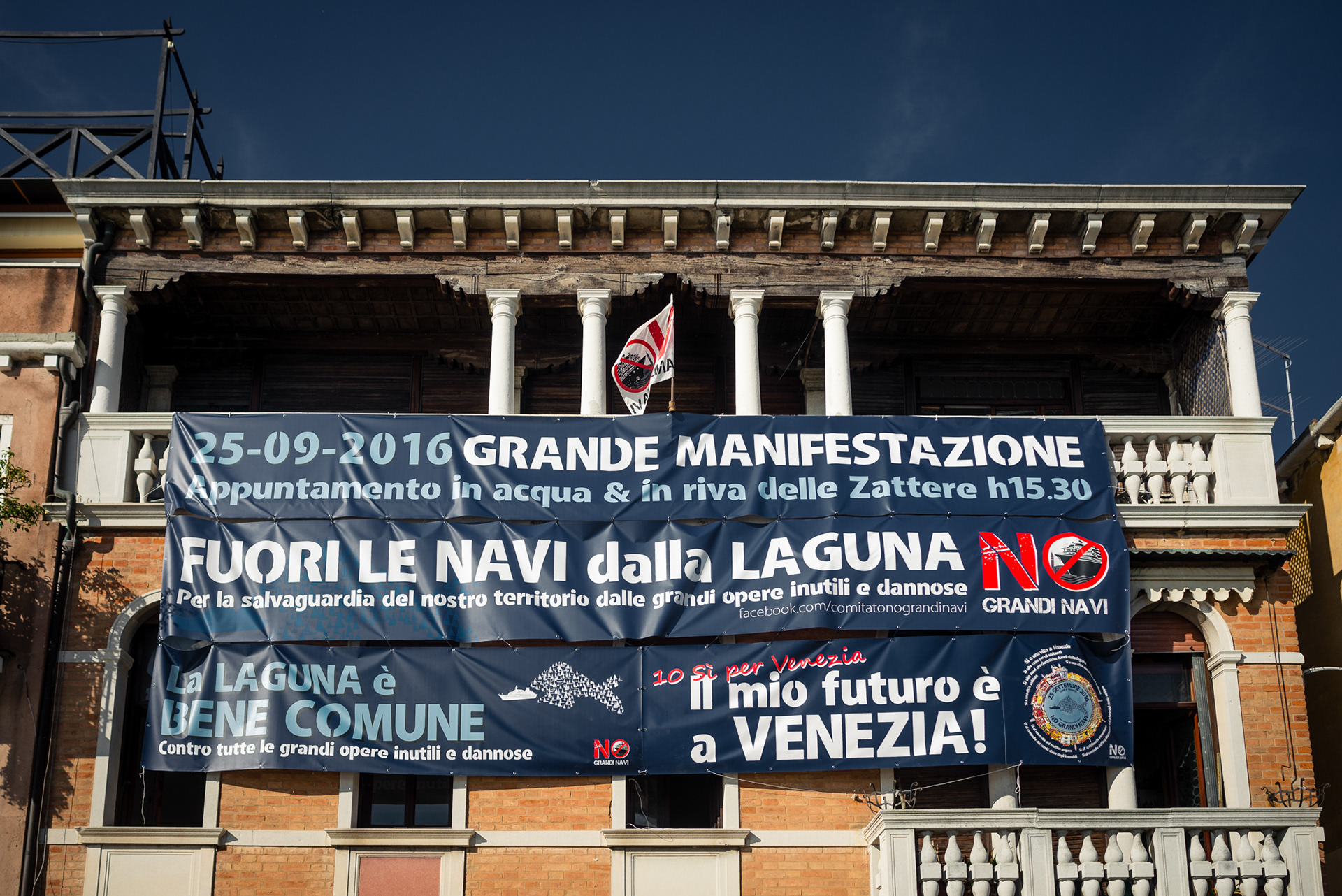 No grandi navi!