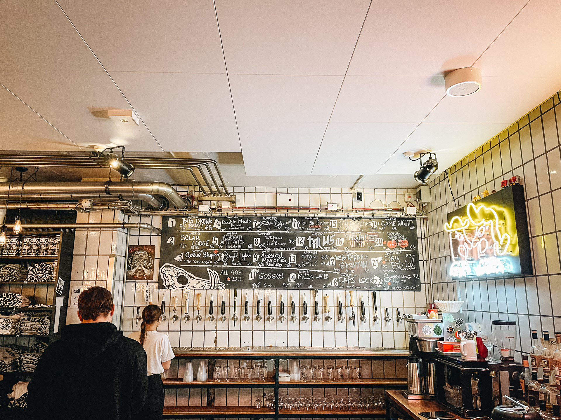 Warpigs Brewpub – 22 píp; spojení Mikkeller a 3Floyds v bývalých jatkách