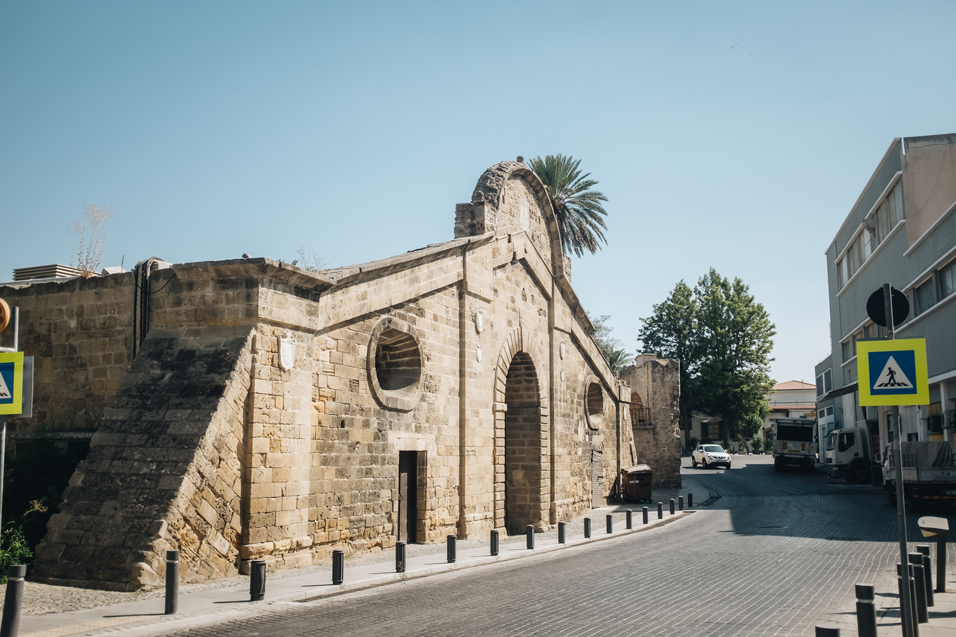 Famagusta Gate – historická brána, kterou postavili Benátčané