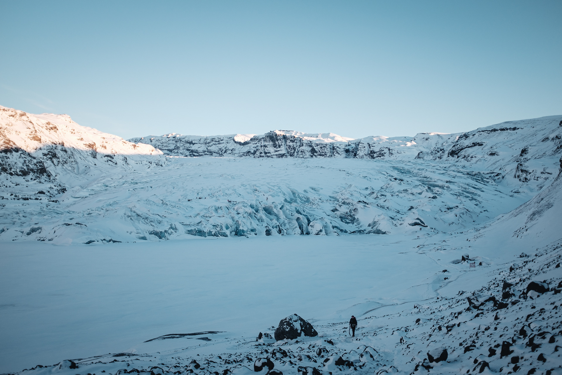 Sólheimajökull - ledovec na jihu Islandu mezi sopkami Katla a Eyjafjallajökull. Část většího ledovce Mýrdalsjökull, Sólheimajökull je prominentní a oblíbená turistická lokalita díky své velikosti a relativně snadnému přístupu
