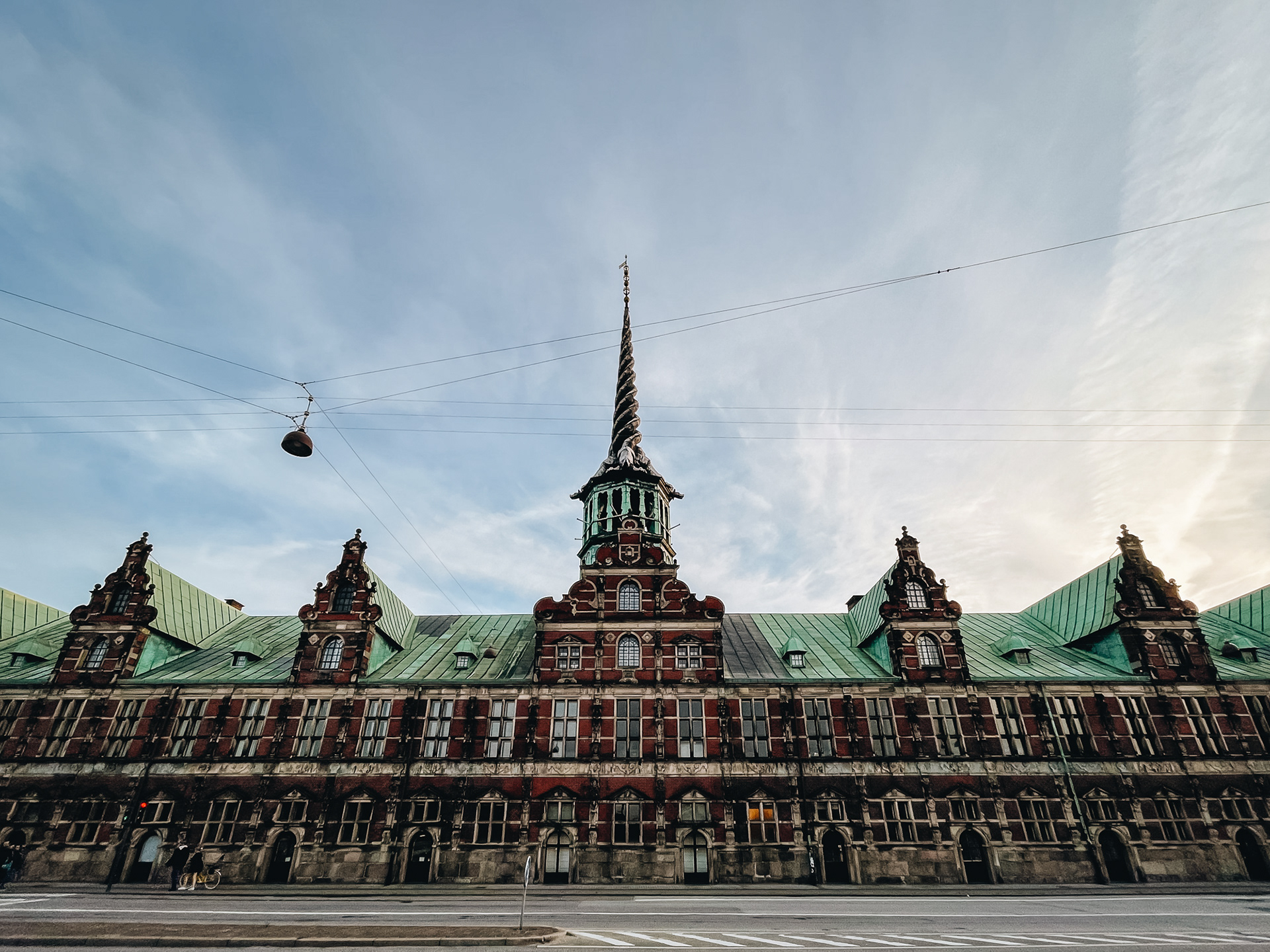 Børsen – Burza - známá špičatá věž se 4 dračími ocasy