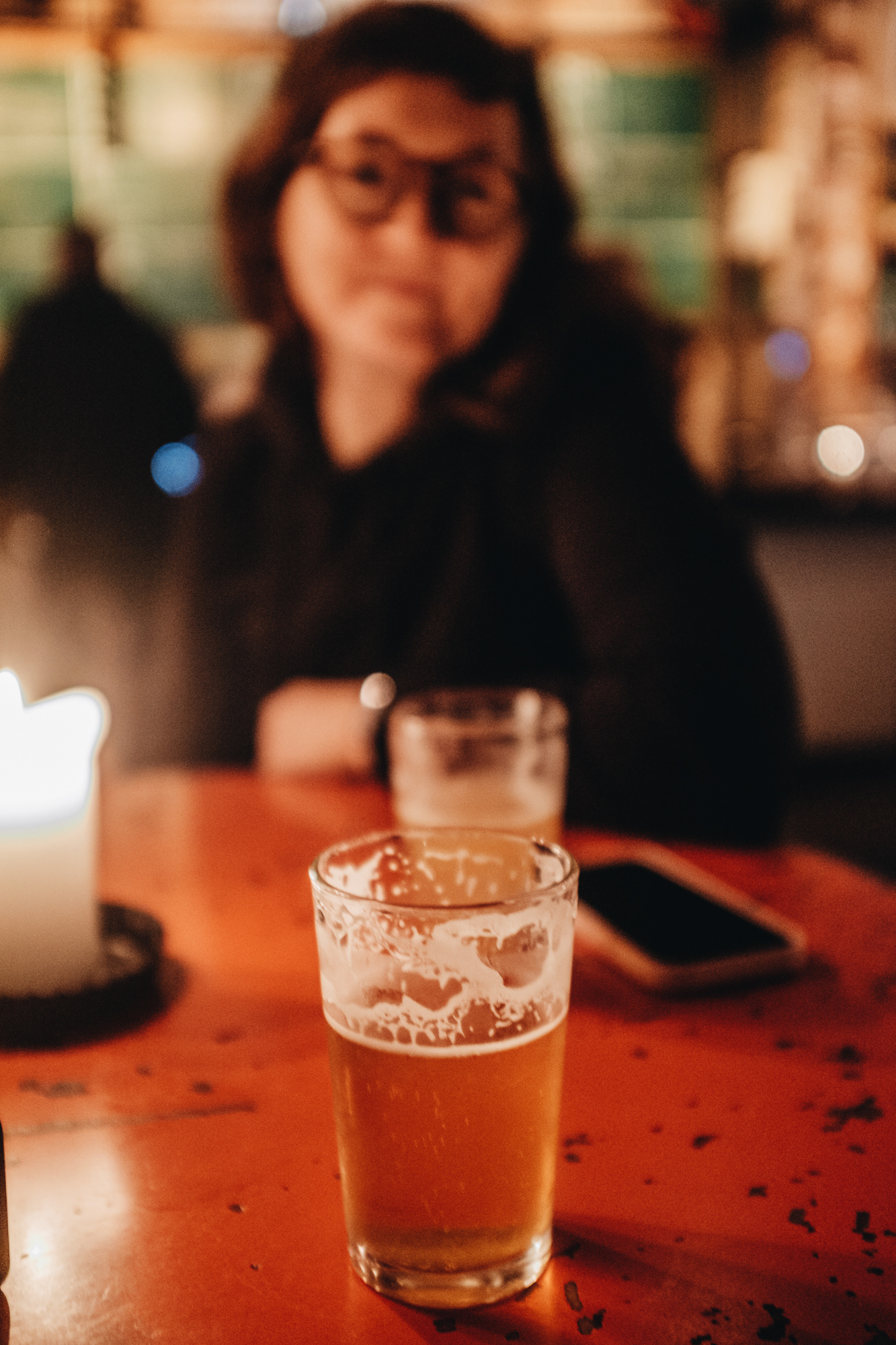 Crow Bar & Brewery – největší oselský mikropivovar (15:00–3:00)