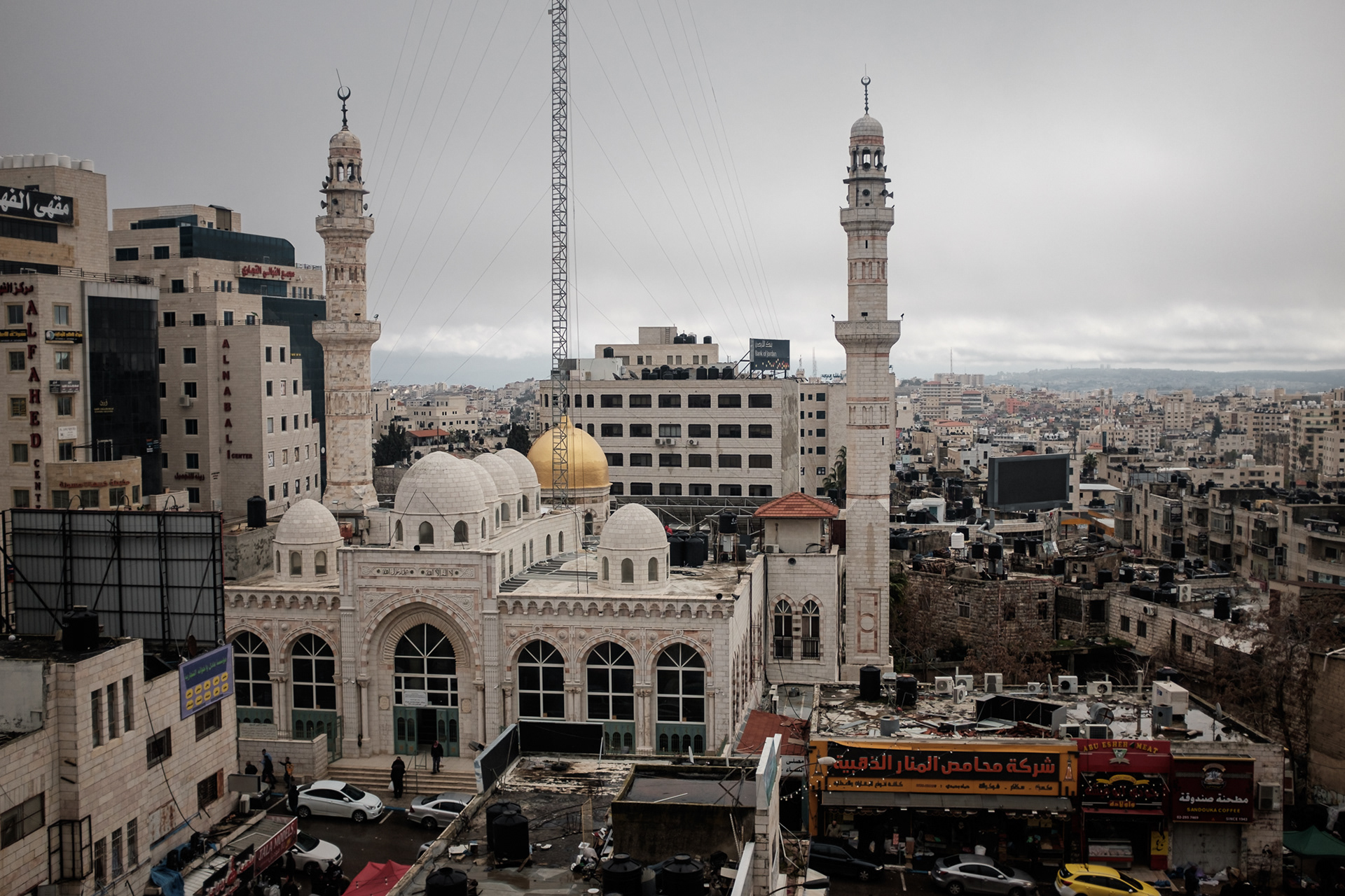 Mešita Jamal Abdel Nasser - největší mešita v Ramallahu (resp. Al-Bireh, původně vesnice, která se časem začlenila do města Ramallah)