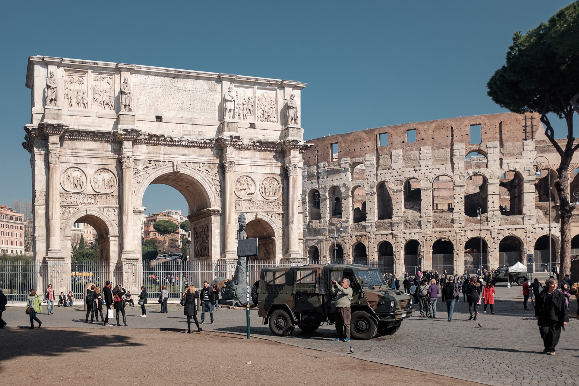Arco di Costantino - největší a nejzachovalejší vítěznej oblouk v Římě - a Colosseo