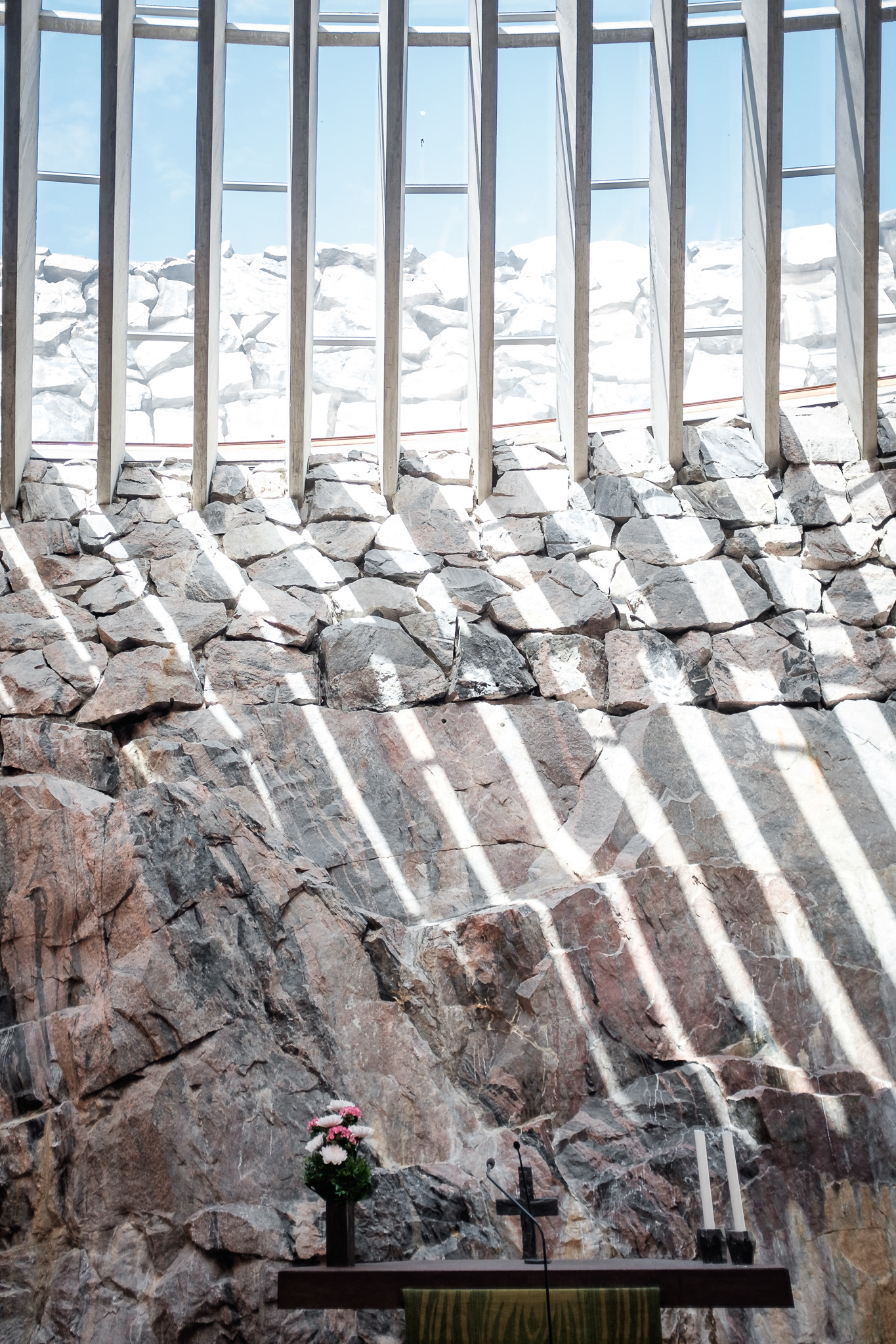 Temppeliaukio Church - kostel vytesaný do skály