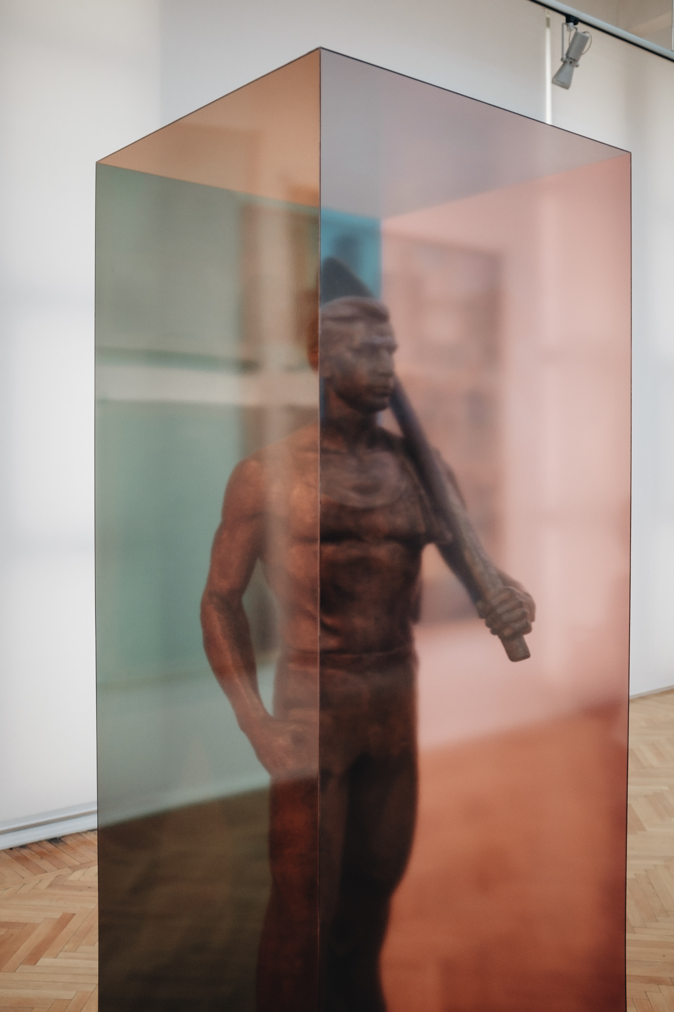 National Arts Gallery - sbírka maleb od malířů od konce 19. st. dodnes, celá sbírka umění z dob komunismu, pro milovníky socialistického realismu