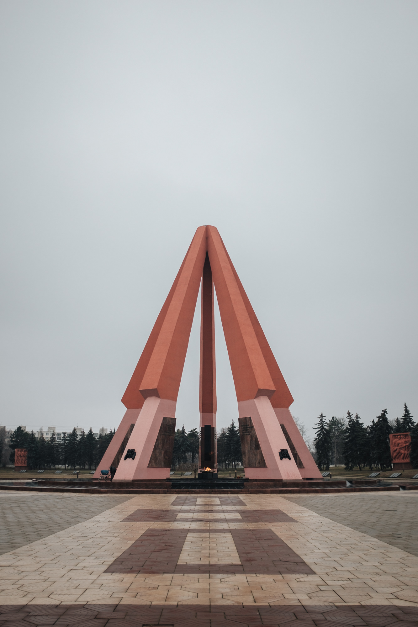 Memorial Complex "Eternity" – pomník vítězství ve 2. sv. v. i s věčným ohněm