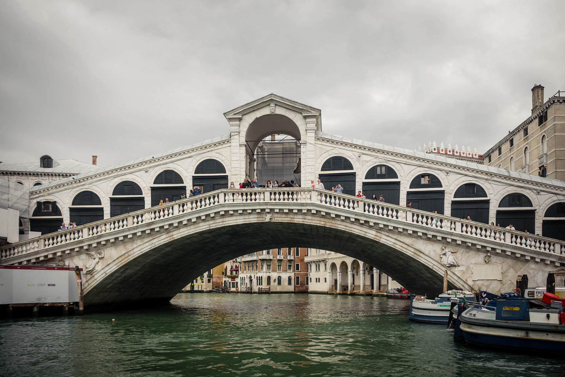 Ponte di Rialto - nejstarší a nejznámější most v Benátkách