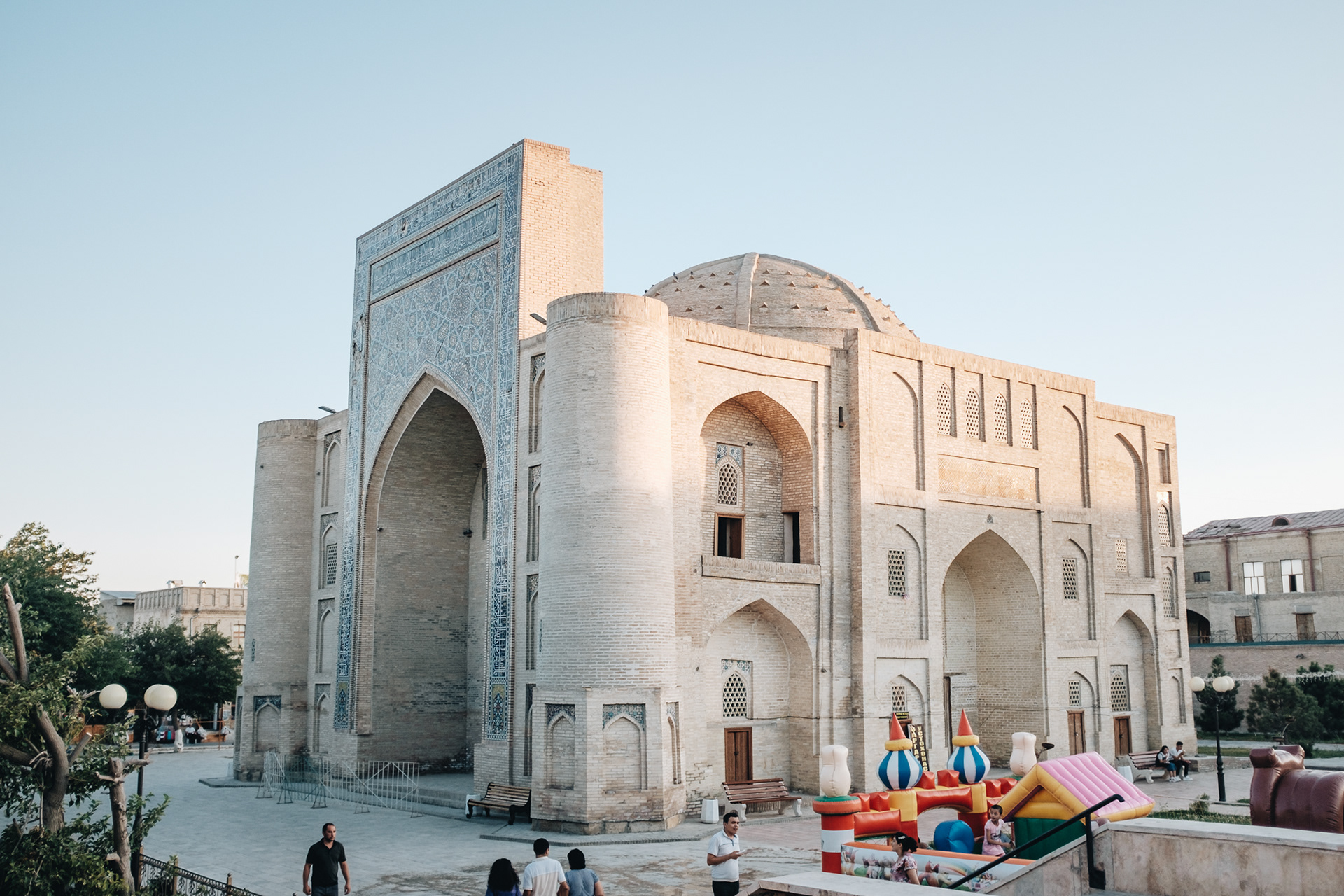 Nadir Divanbegi Khanaka - súfijský klášter pro obřady, debaty, vyučování