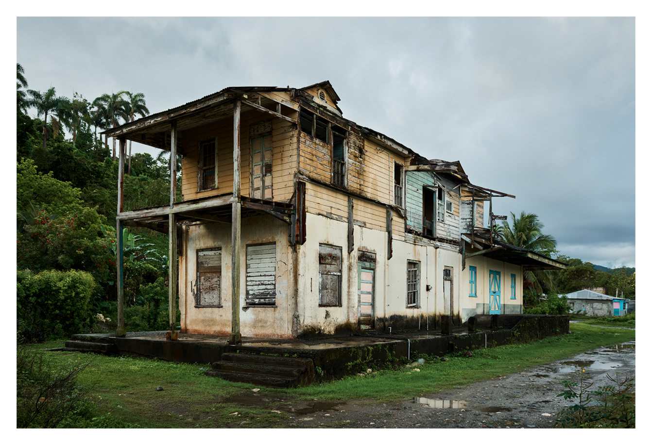 BUFF BAY STATION