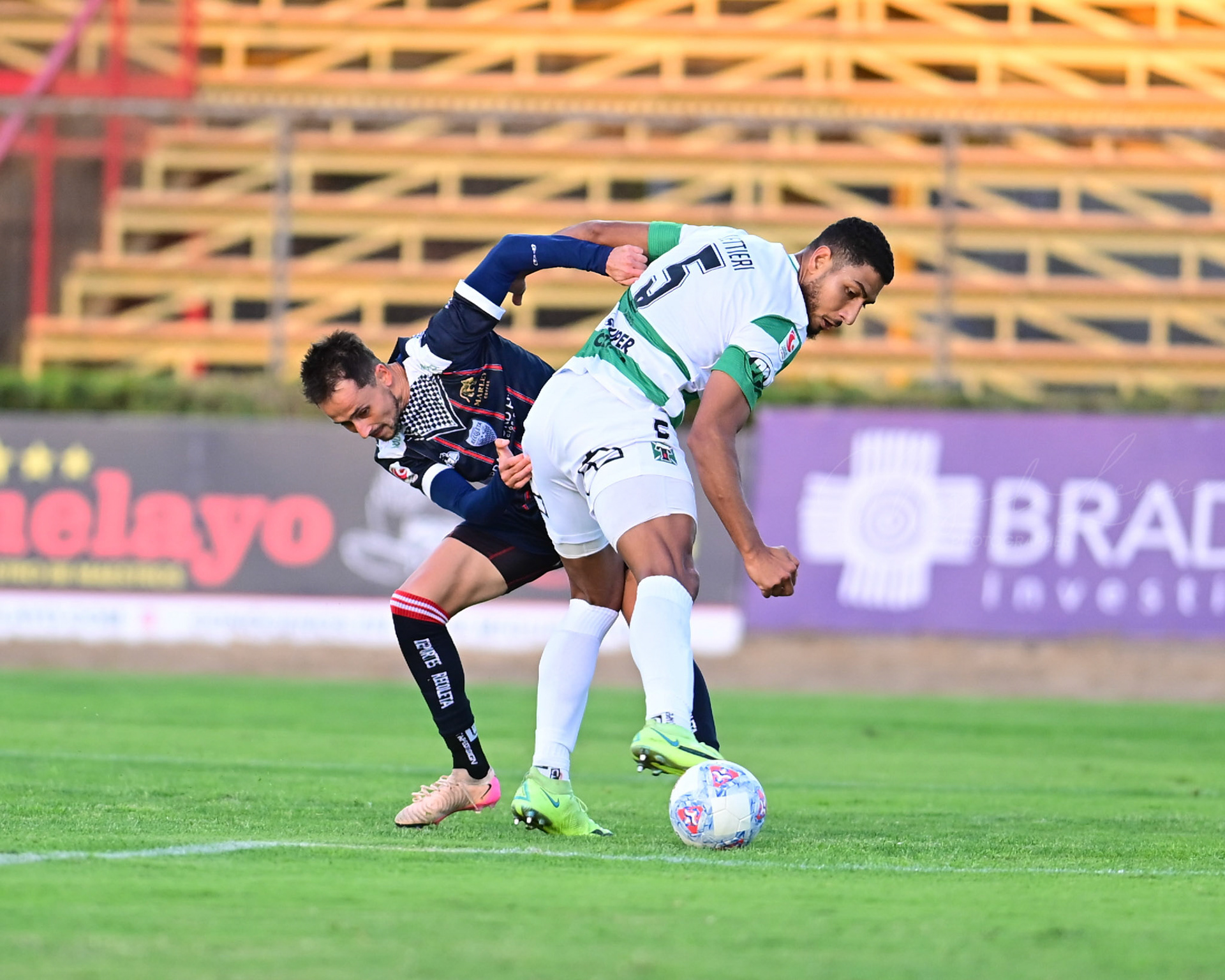 Santiago, Chile - 2026-03-27: Acción del partido entre Deportes Recoleta y Deportes Temuco  por la Liga de Ascenso 2026 disputado en el Estadio Municipal de San Bernardo.Foto: Miguel Lemus Dávila