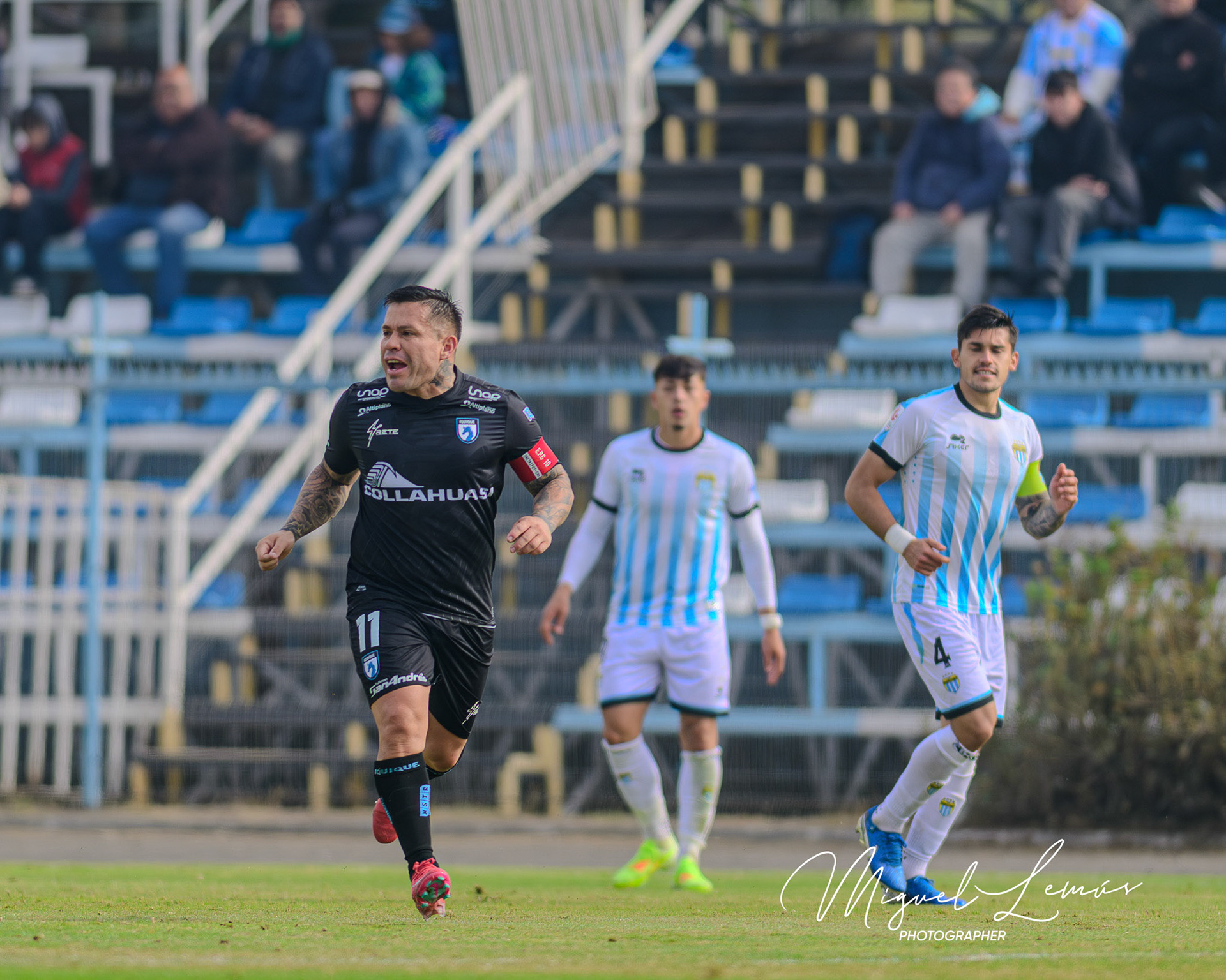 Santiago, Chile - 2026-05-31: Acción del partido entre Deportes Magallanes  y Deportes Iquique   Liga de Ascenso   2026 disputado en el  Estadio Municipal; de San Bernardo Fecha 14 del campeonato  2026Foto: Miguel Lemus Dávila