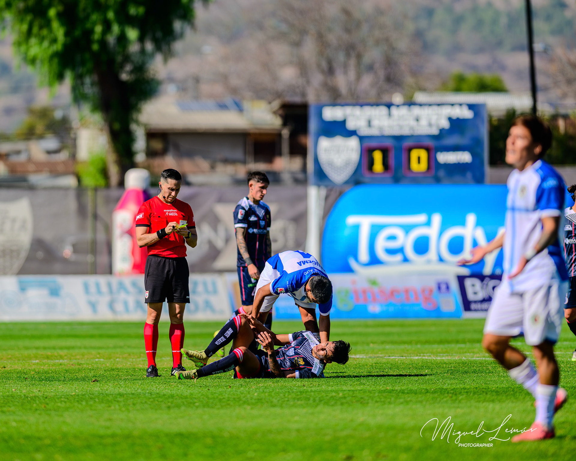 Santiago, Chile - 2026-05-09: Acción del partido entre Deportes Recoleta  vs   Club Deportes Santa Cruz por la Liga de Ascenso 2026 disputado en el Estadio Municipal de Recoleta Foto: Miguel Lemus Dávila