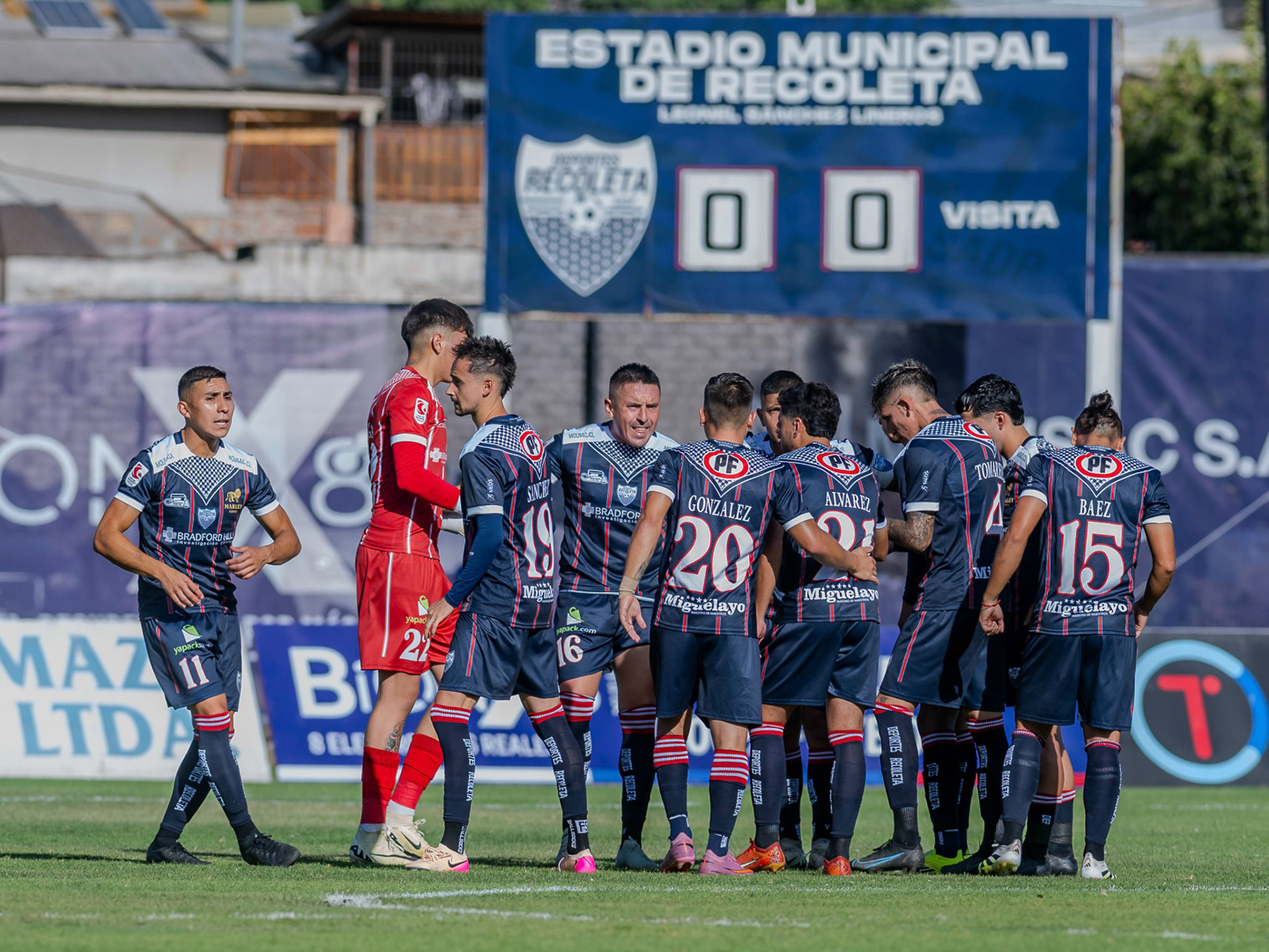 Santiago, Chile - 27 de febrero de 2026: partido entre Union Española y Deportes Recoleta válido por la fecha 2 del 2026 ,de la Liga de Ascenso 2026, disputado en el Estadio Popular de Recoleta Leonel Sanchez Foto: Miguel LemusFoto: Miguel Lemus Dávila