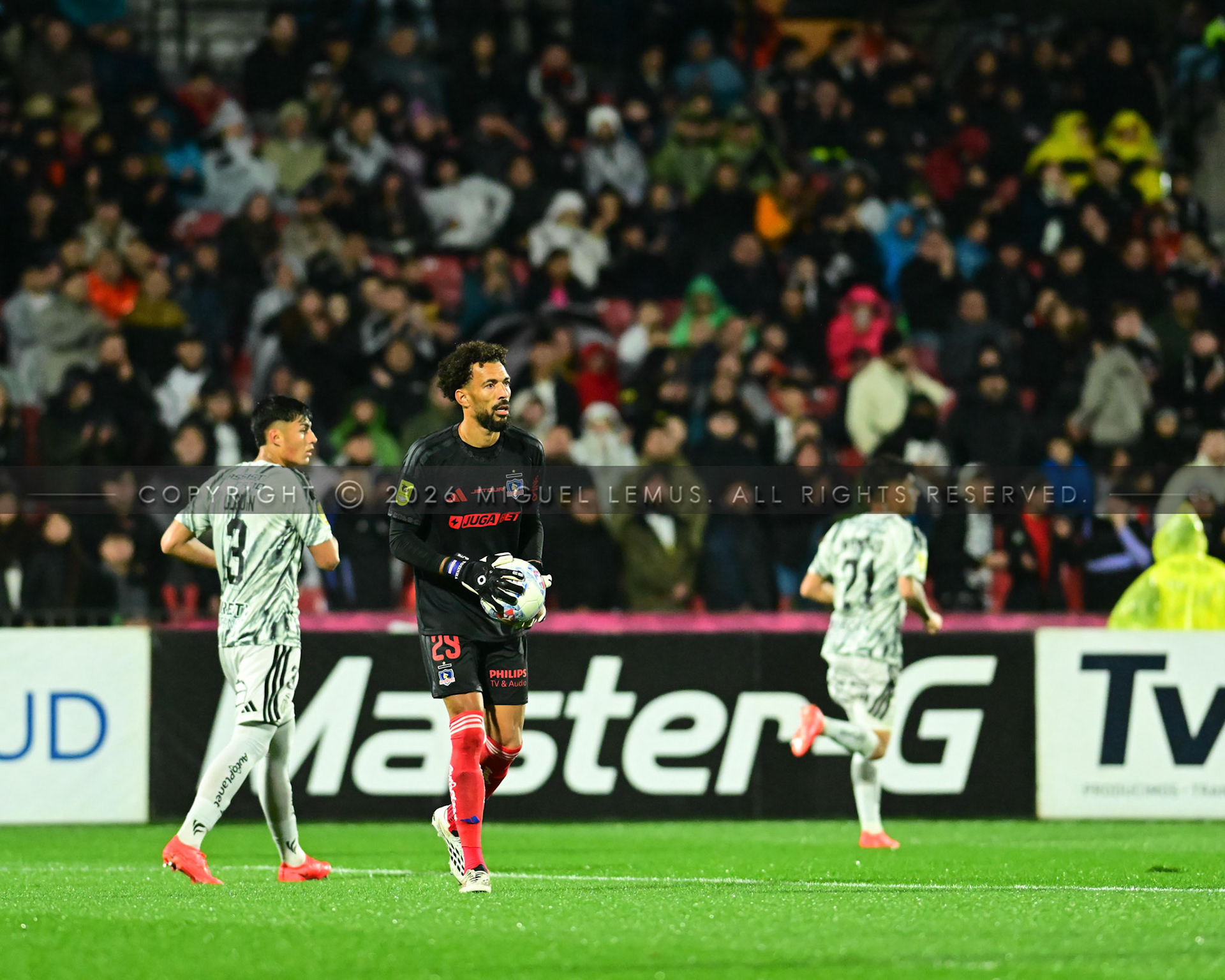 General view of play during the Copa Chile 2026  match between Unión Española   and Colo Colo   at  Estadio Nacional Julio Martinez  , Chile.Players Show Vozinha, Josimar Évora Dias