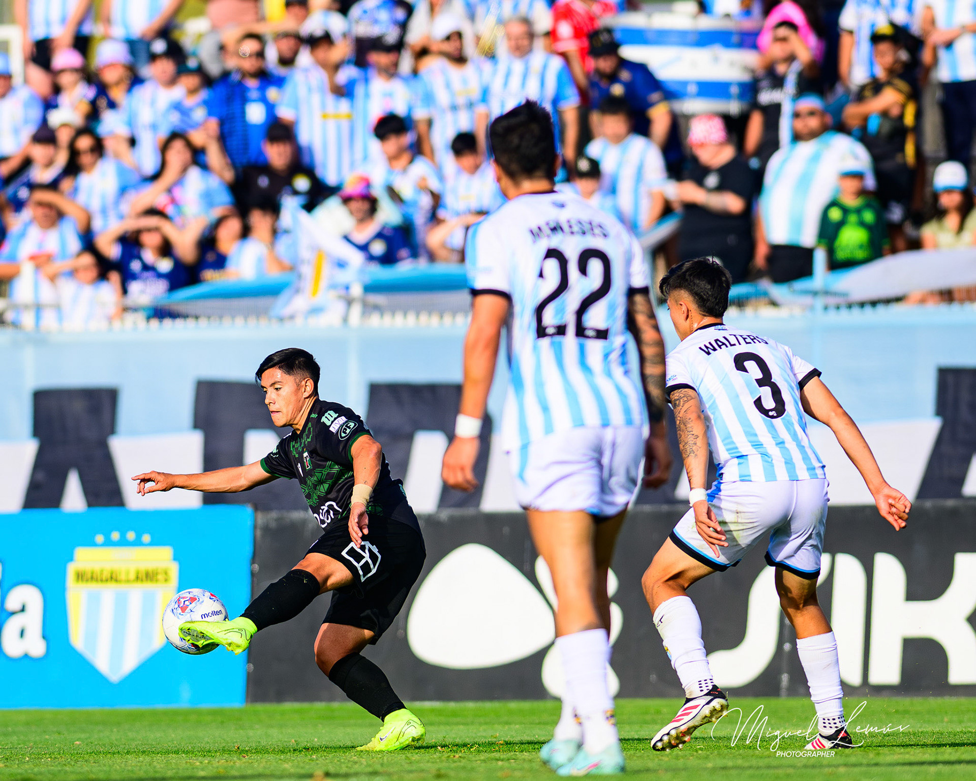 Santiago, Chile - 2026-03-14: Acción del partido entre Deportes Magallanes vs Deportes Temuco  por la Liga de Ascenso 2026 disputado en el Estadio Municipal de San BernardoFoto: Miguel Lemus Dávila