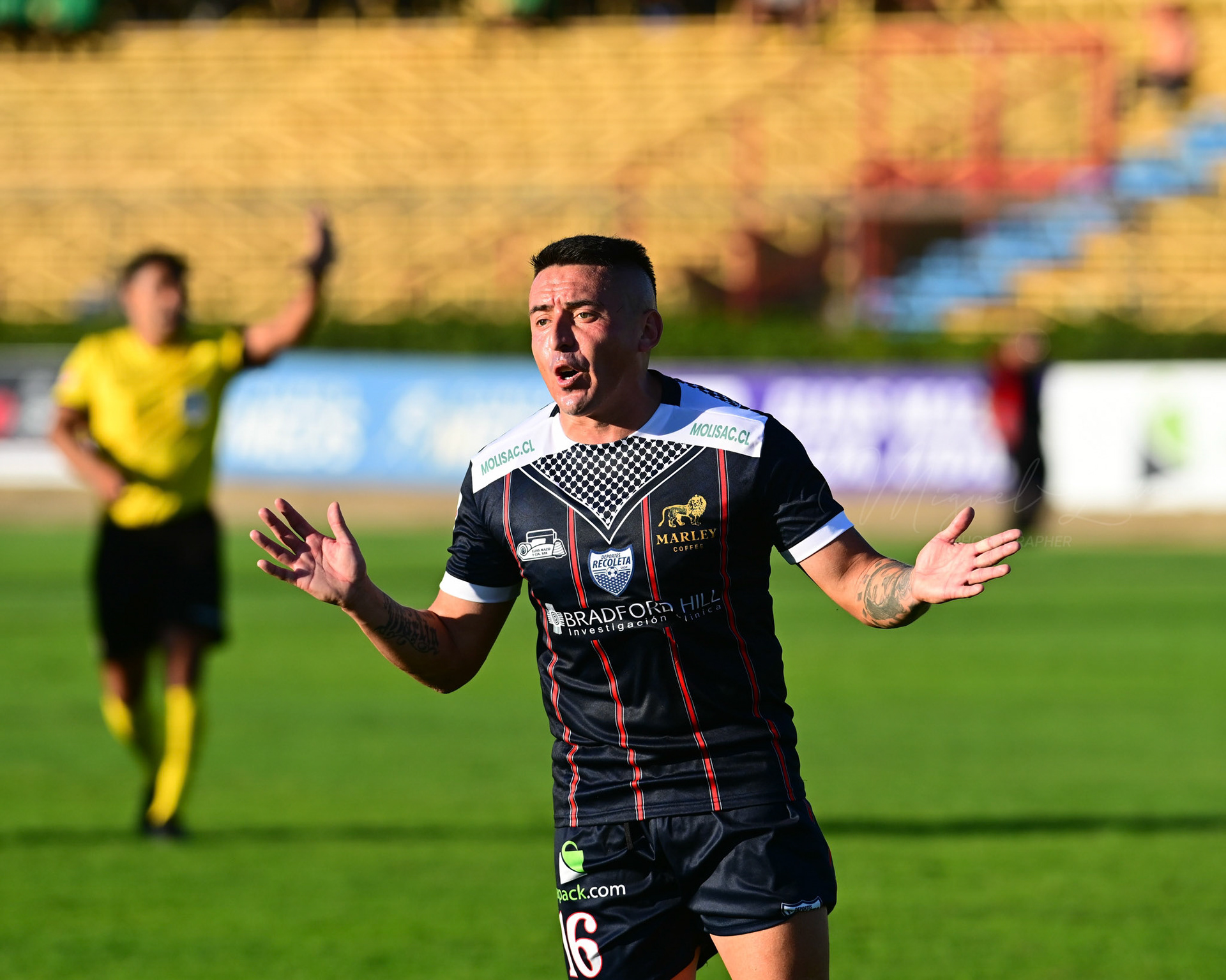 Santiago, Chile - 2026-03-27: Acción del partido entre Deportes Recoleta y Deportes Temuco  por la Liga de Ascenso 2026 disputado en el Estadio Municipal de San Bernardo.Foto: Miguel Lemus Dávila