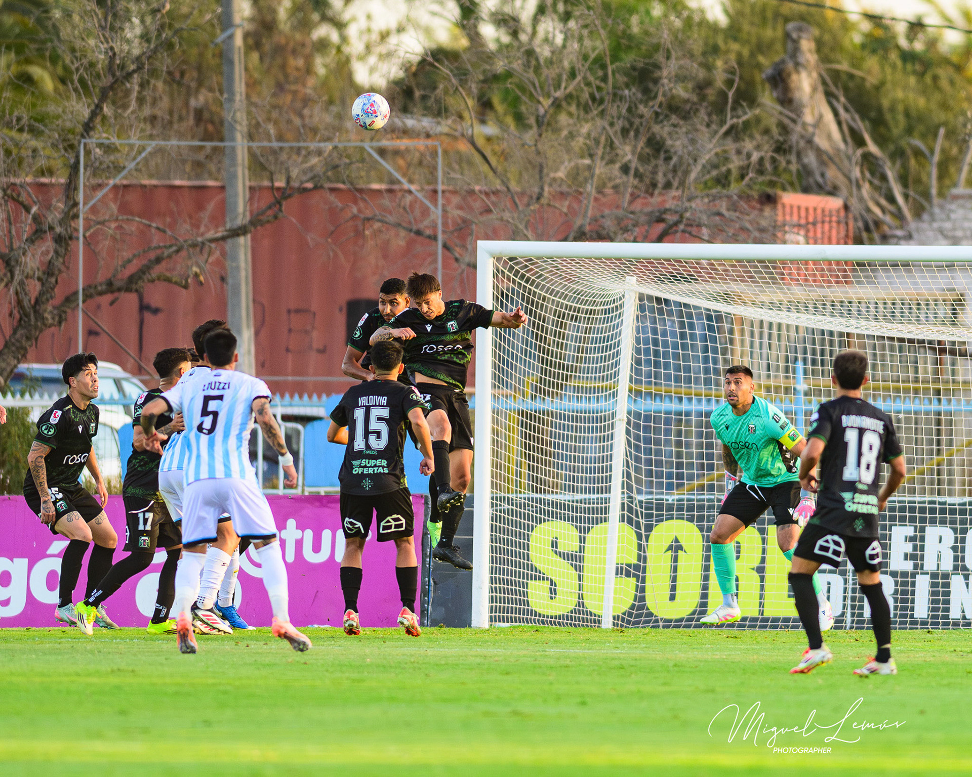 Santiago, Chile - 2026-03-14: Acción del partido entre Deportes Magallanes vs Deportes Temuco  por la Liga de Ascenso 2026 disputado en el Estadio Municipal de San BernardoFoto: Miguel Lemus Dávila
