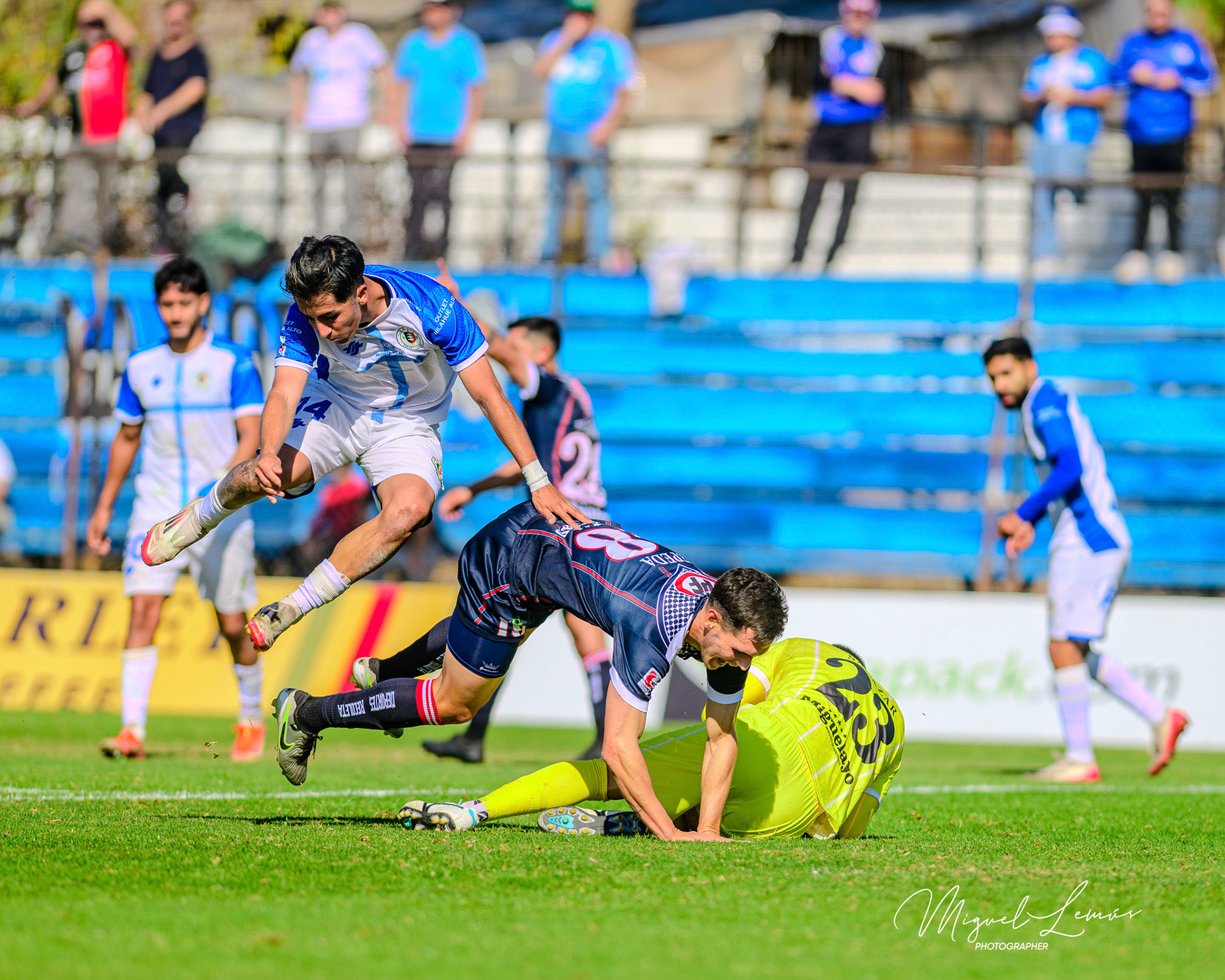 Santiago, Chile - 2026-05-09: Acción del partido entre Deportes Recoleta  vs   Club Deportes Santa Cruz por la Liga de Ascenso 2026 disputado en el Estadio Municipal de Recoleta Foto: Miguel Lemus Dávila