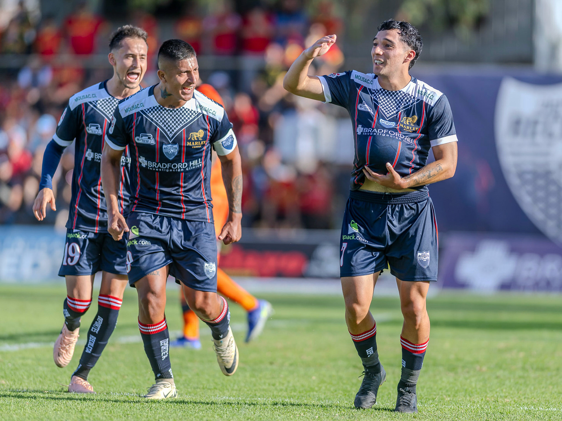 Santiago, Chile - 27 de febrero de 2026: partido entre Union Española y Deportes Recoleta válido por la fecha 2 del 2026 ,de la Liga de Ascenso 2026, disputado en el Estadio Popular de Recoleta Leonel Sanchez Foto: Miguel LemusFoto: Miguel Lemus Dávila