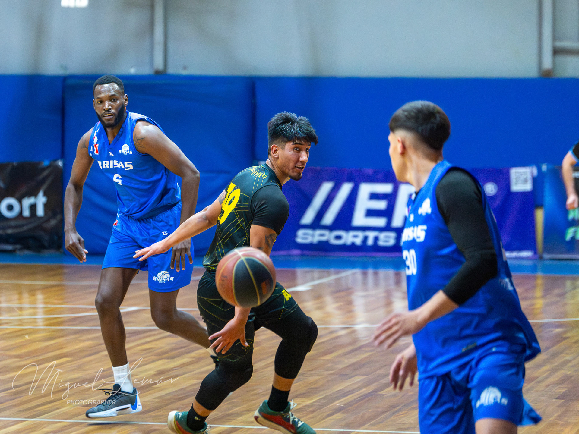 Metro Basket Open Juego : Club Brisa Vs. AST