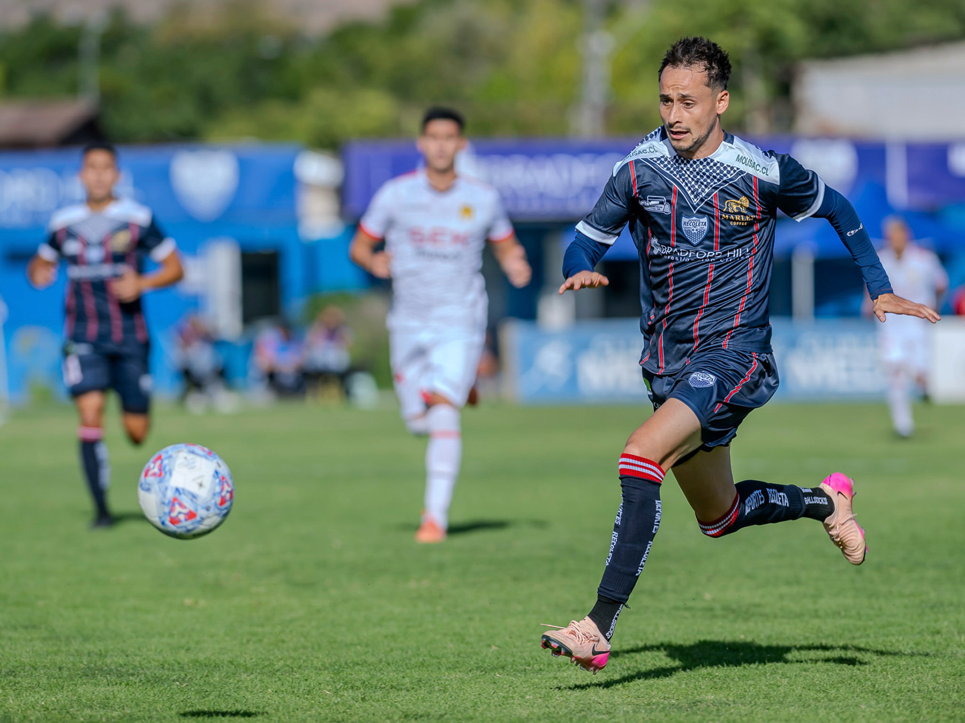 Santiago, Chile - 27 de febrero de 2026: partido entre Union Española y Deportes Recoleta válido por la fecha 2 del 2026 ,de la Liga de Ascenso 2026, disputado en el Estadio Popular de Recoleta Leonel Sanchez Foto: Miguel LemusFoto: Miguel Lemus Dávila