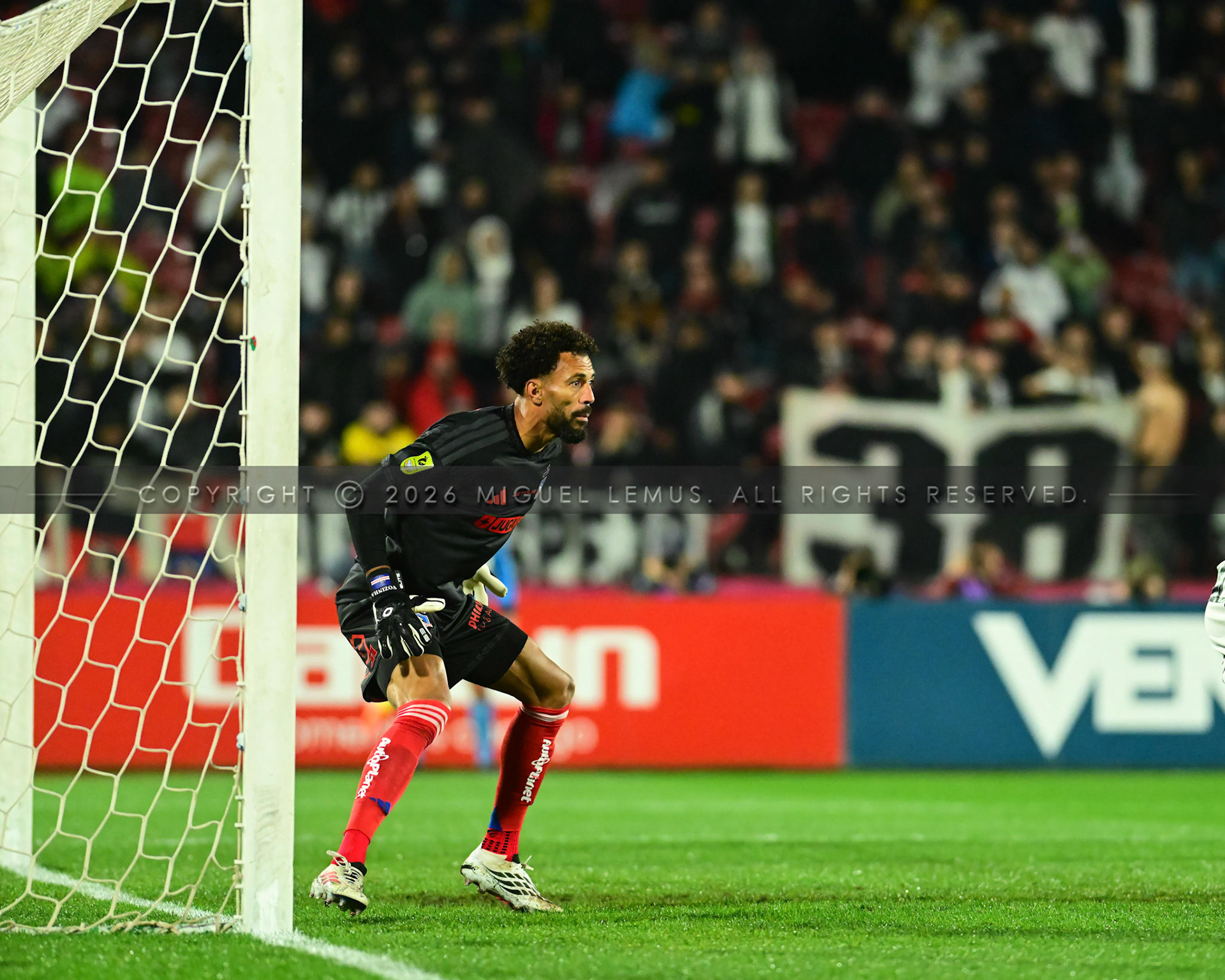 General view of play during the Copa Chile 2026  match between Unión Española   and Colo Colo   at  Estadio Nacional Julio Martinez  , Chile.Players Show Vozinha, Josimar Évora Dias