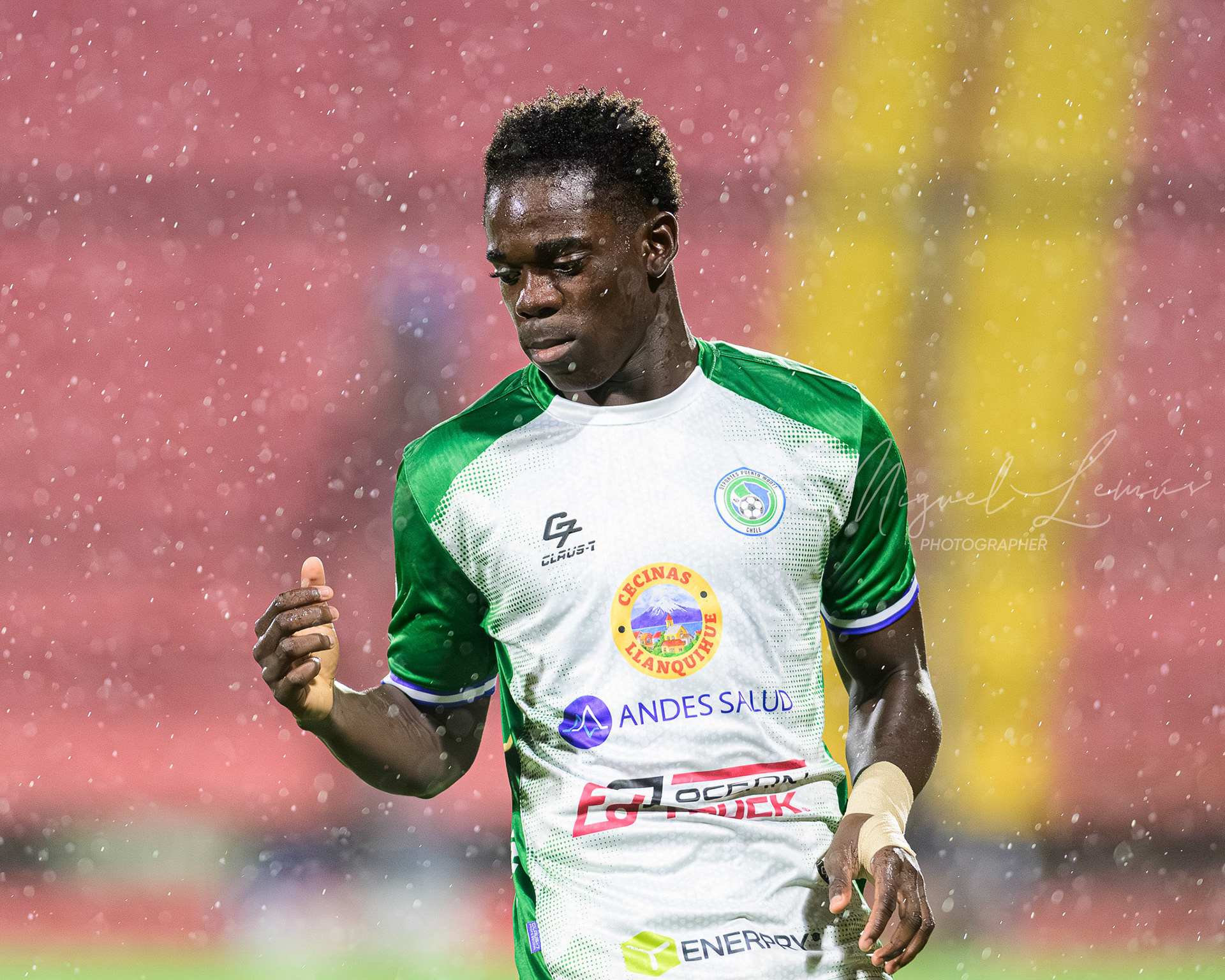 Santiago, Chile - 2026-03-20: Acción del partido entre Union Española y Deportes Puerto Mont  por la Liga de Ascenso 2026 disputado en el Estadio Municipal de la Pintana. Foto: Miguel Lemus Dávila