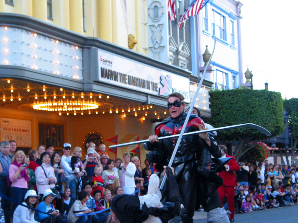 Robin and they hockey player fighting