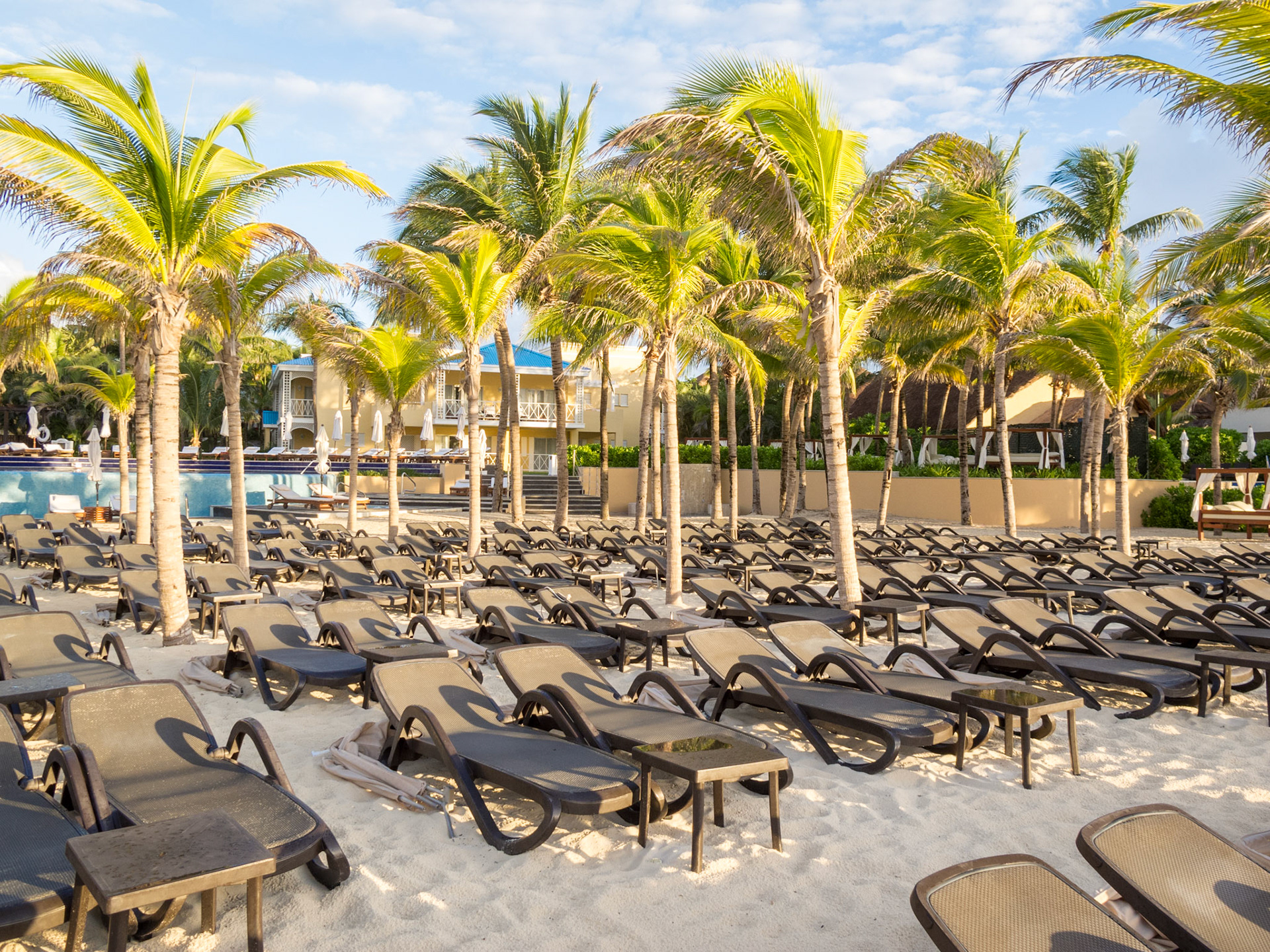 Royal Hideaway Playacar