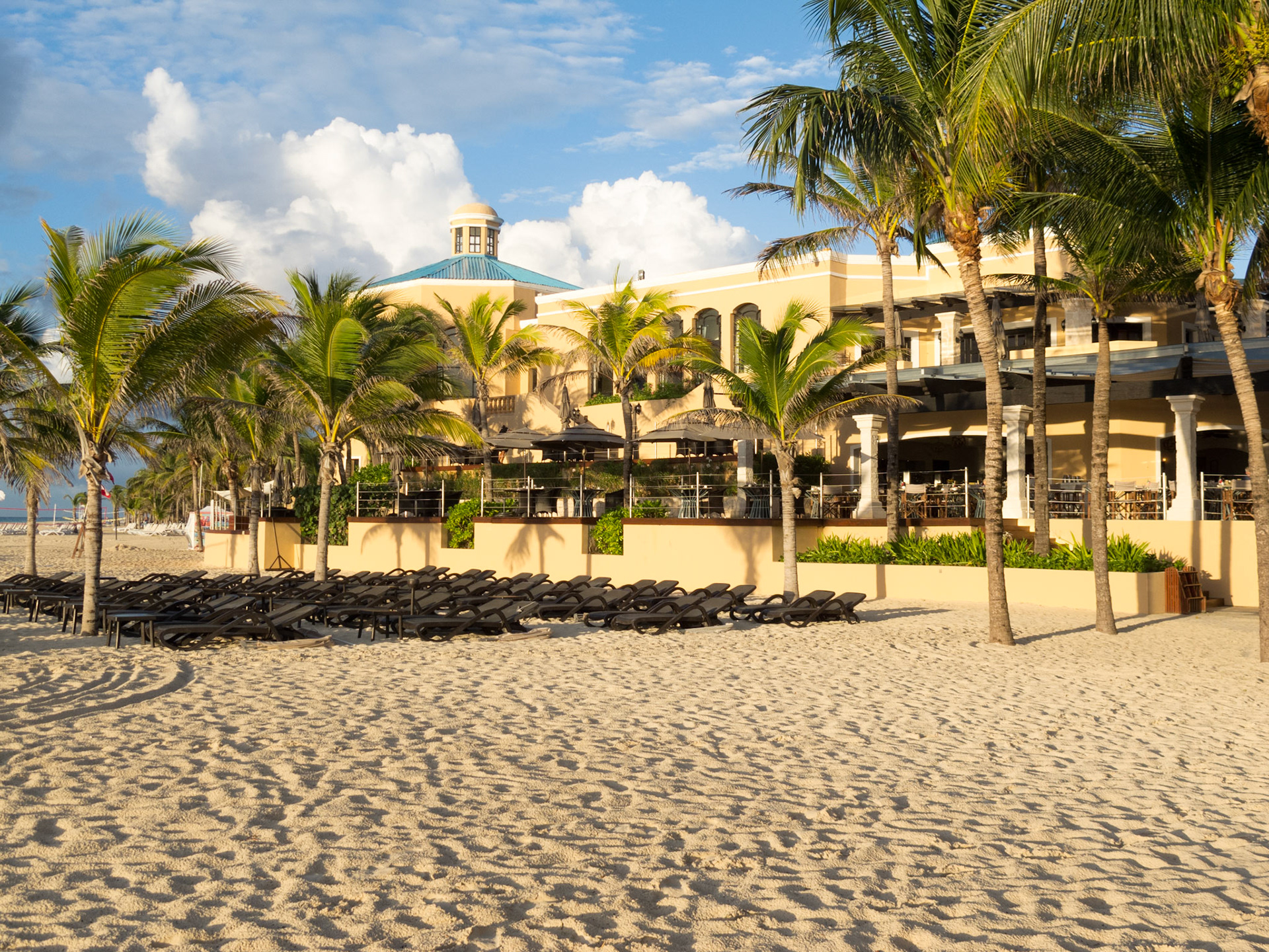 Royal Hideaway Playacar