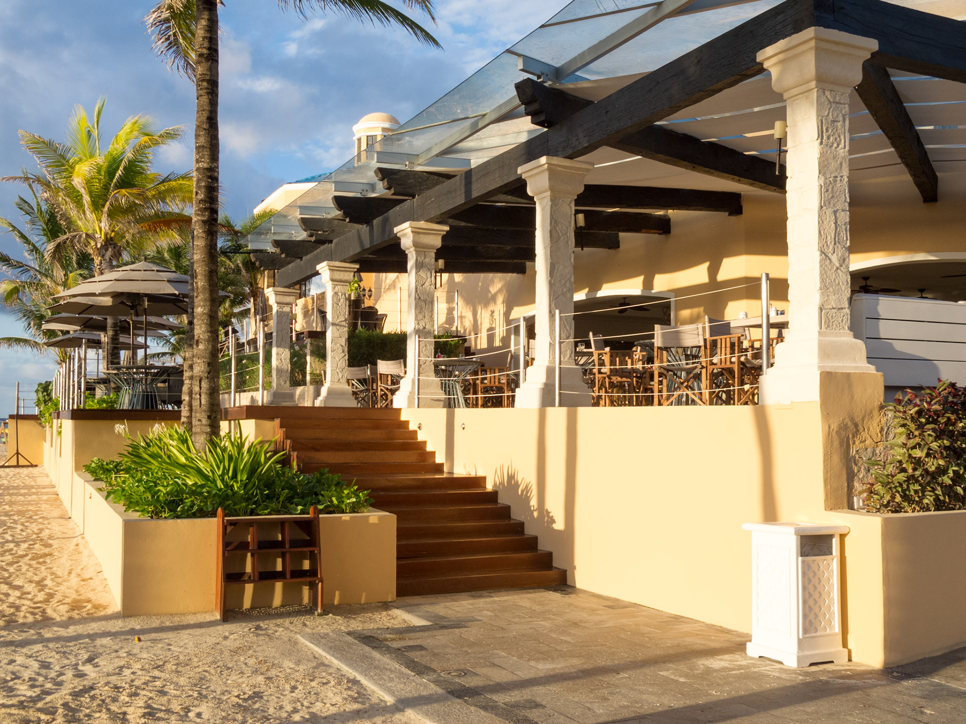 Royal Hideaway Playacar