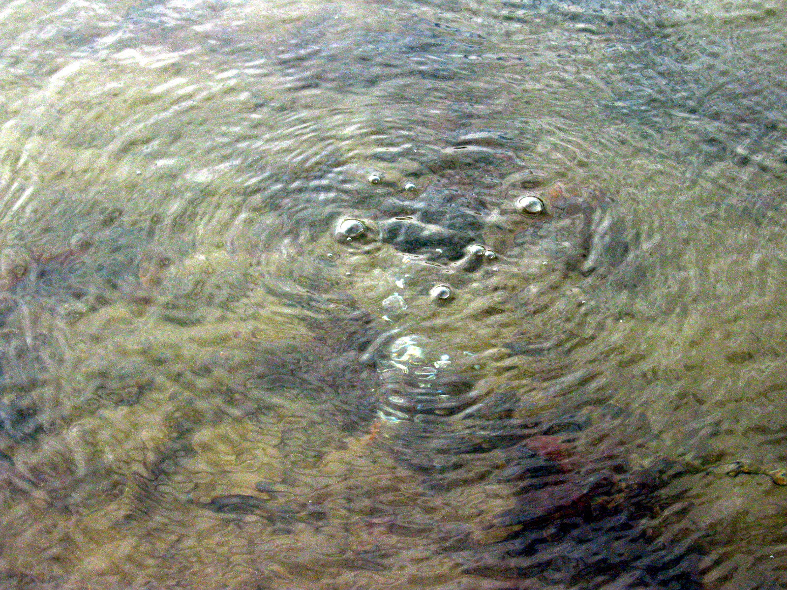 Naturally boiling water