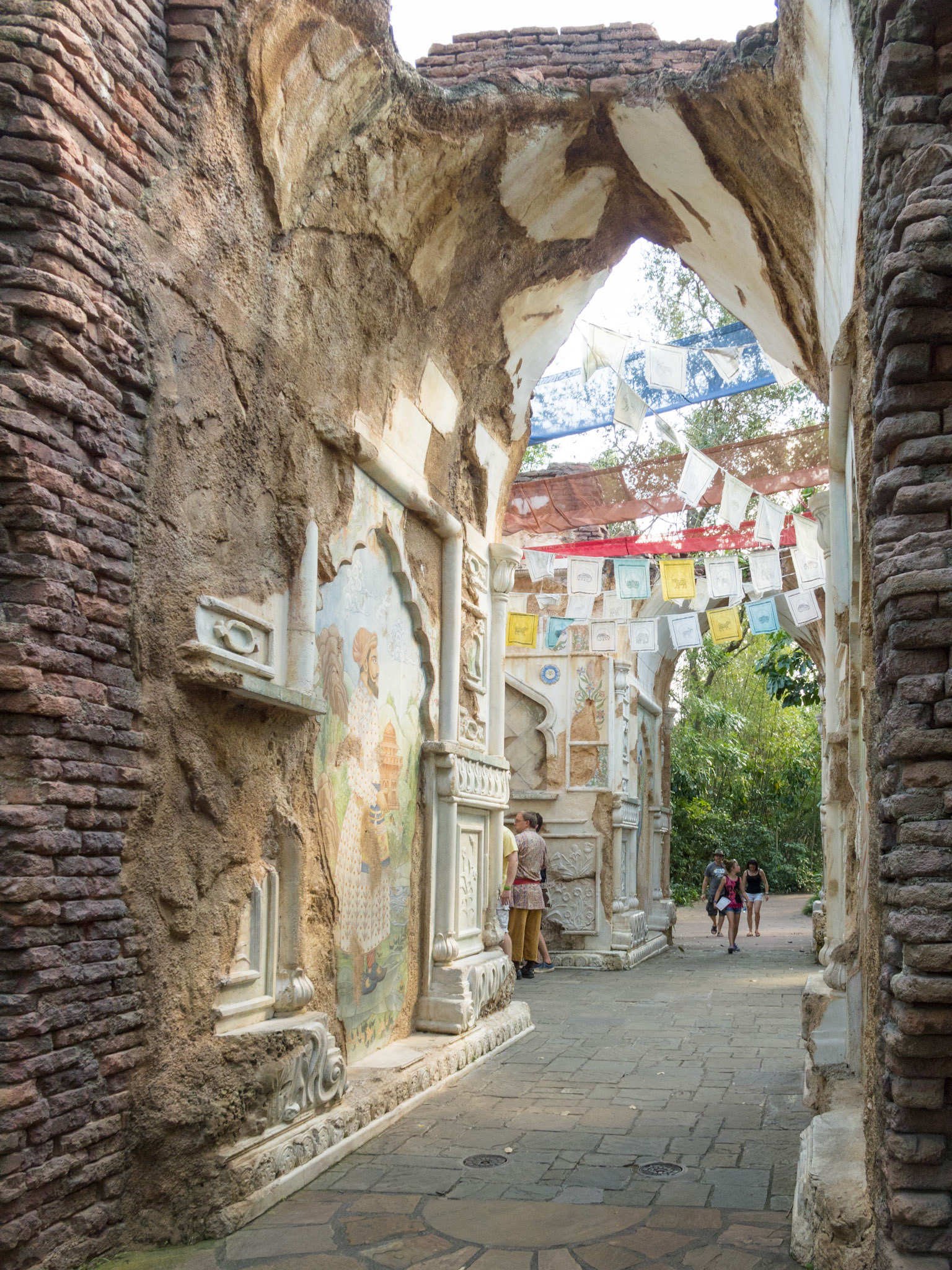 Gorilla Falls Exploration Trail